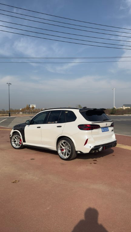 BMW X5 G05 M50i X/S Drive 40i (with M-Package) (Fits Both Pre-LCI & LCI) 2019 2020 2021 2022 2023 2024 &?X5M X5MC F95 (Fits Both Pre-LCI & LCI) 2020 2021 2022 2023 2024?with Aftermarket Parts - AE Front Fenders Pre-Preg Carbon Fiber?from ArmorExtend
