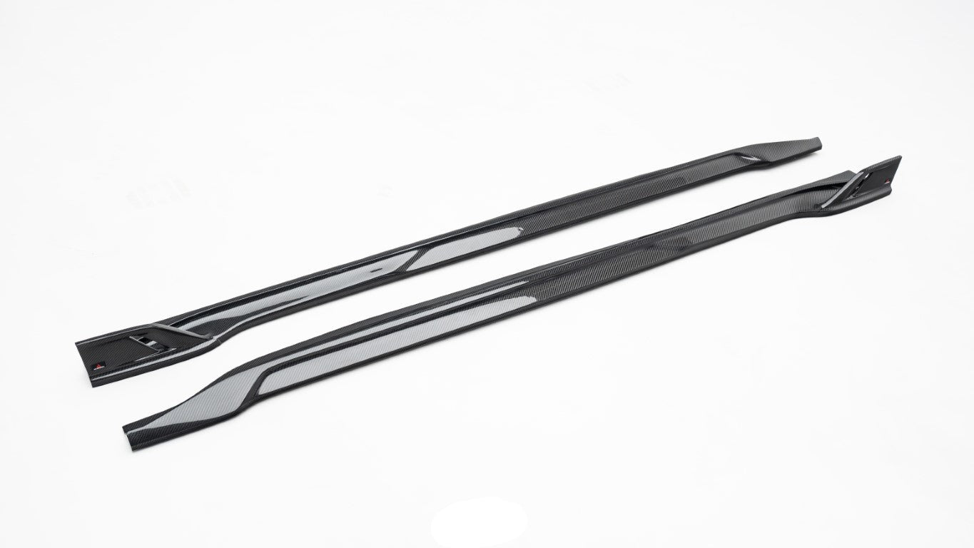 BMW XM / XM Label Red G09 2023-ON with Aftermarket Parts - AE Side Skirts?Carbon Fiber?from ArmorExtend