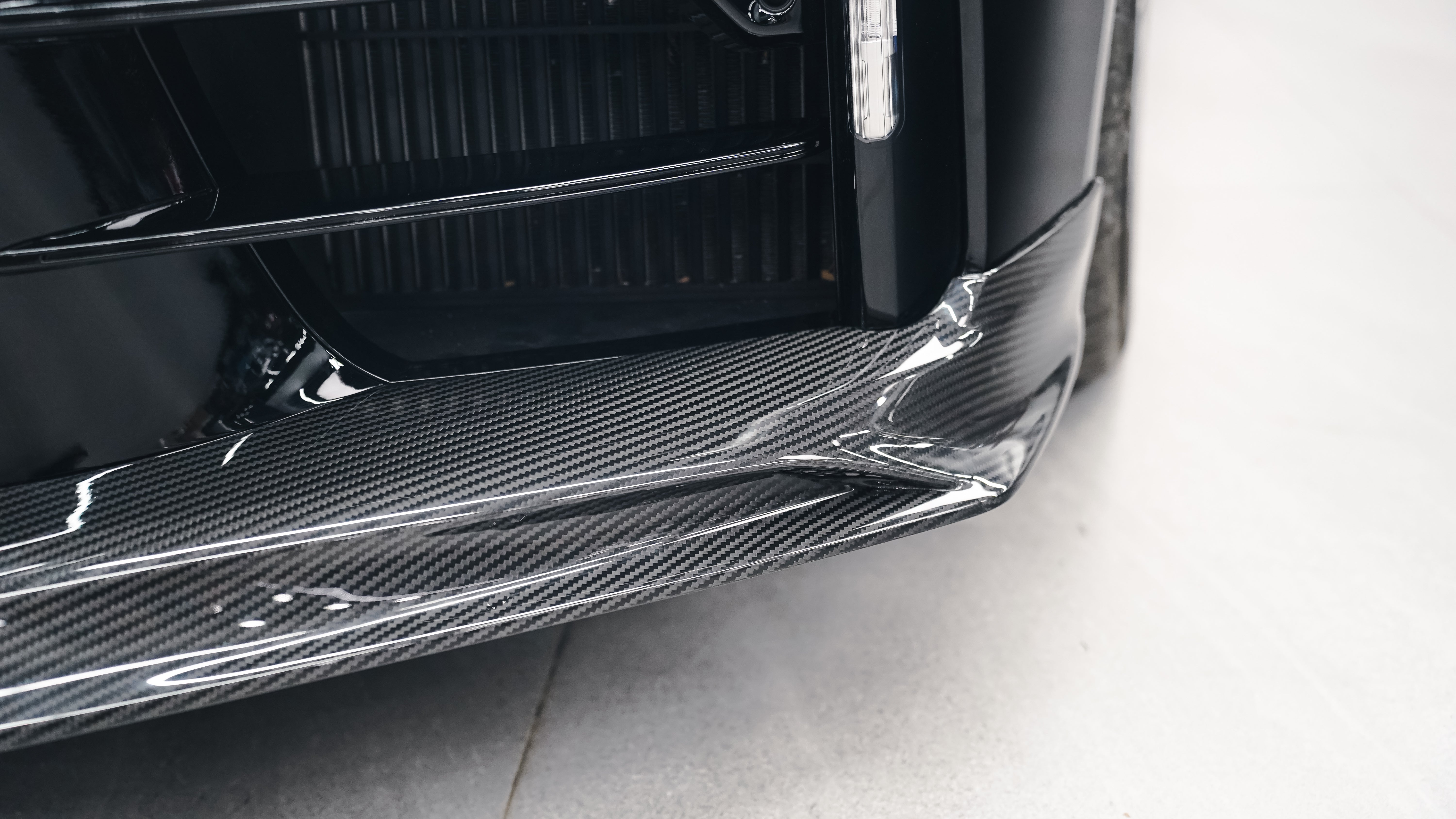 Porsche Panamera 976 Base 4 4S E-Hybird 2024-ON with Aftermarket Parts - SP Front Lip?Carbon Fiber from ArmorExtend