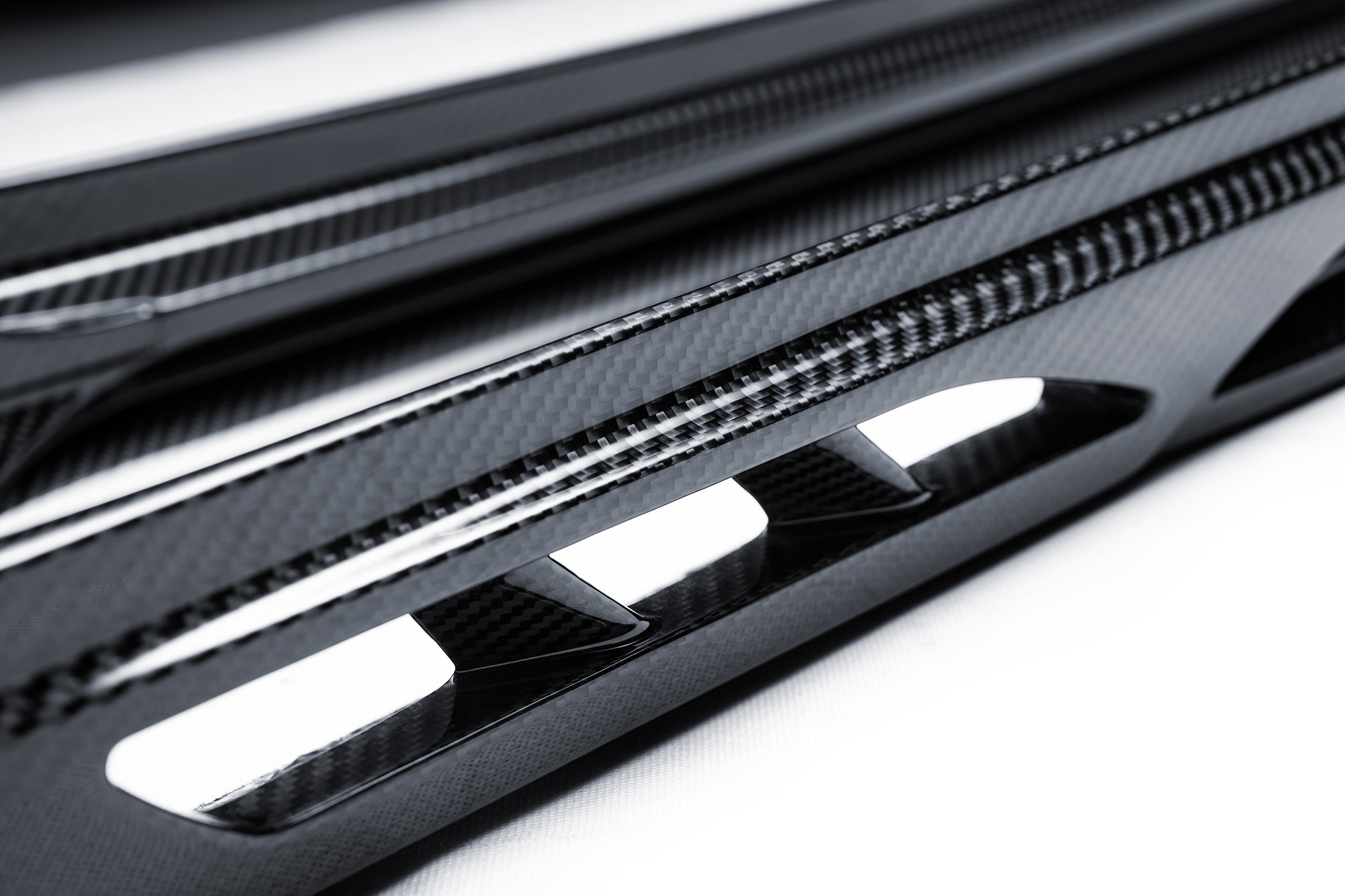 BMW M5 M5C G90 G99 2025-ON with Aftermarket Parts - Side Skirts Dry Pre-preg Carbon Fiber from Ventus Veloce