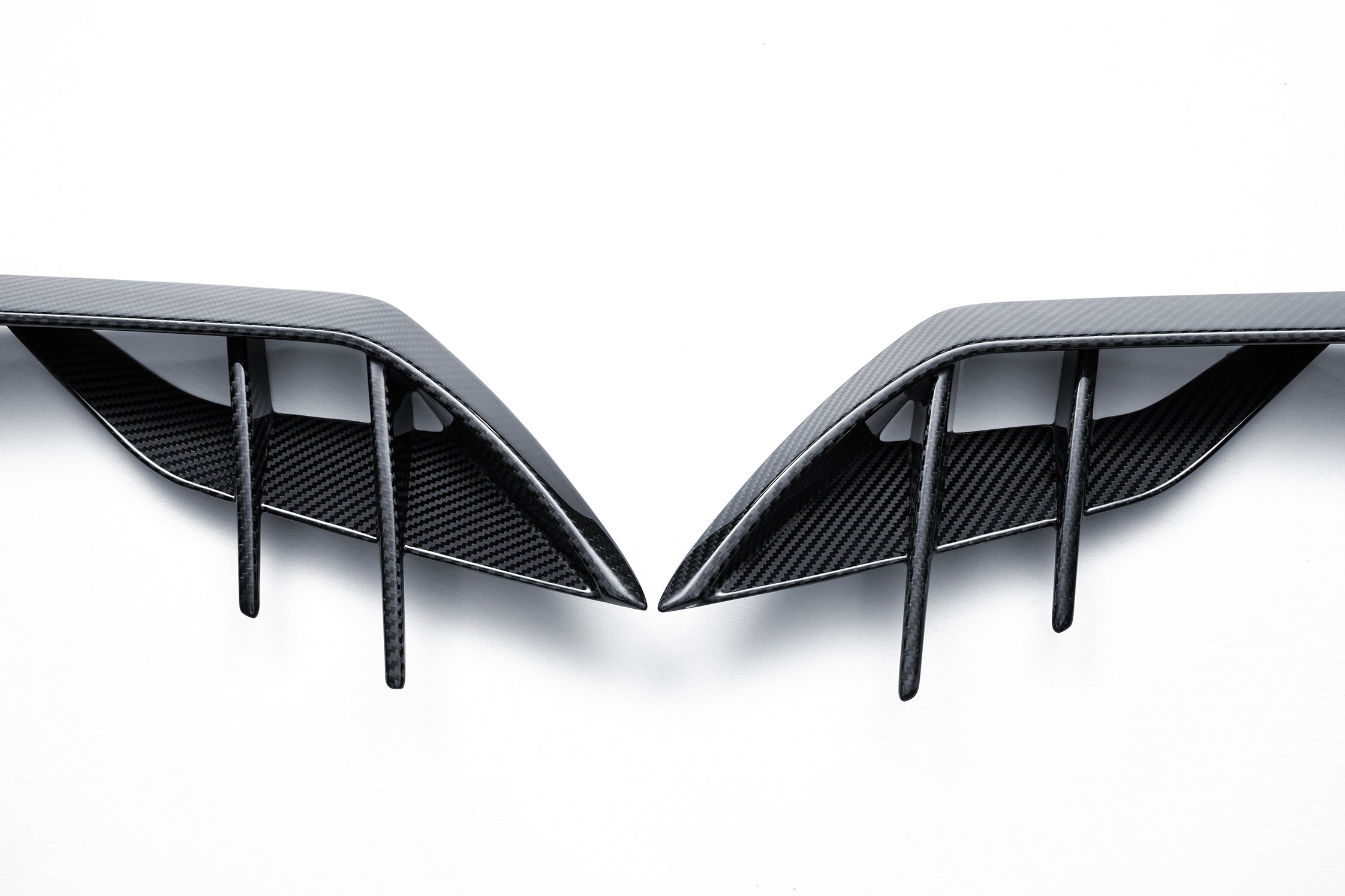 BMW XM G09 2023-ON with Aftermarket Parts - Front Canards Dry Pre-preg Carbon Fiber from Ventus Veloce
