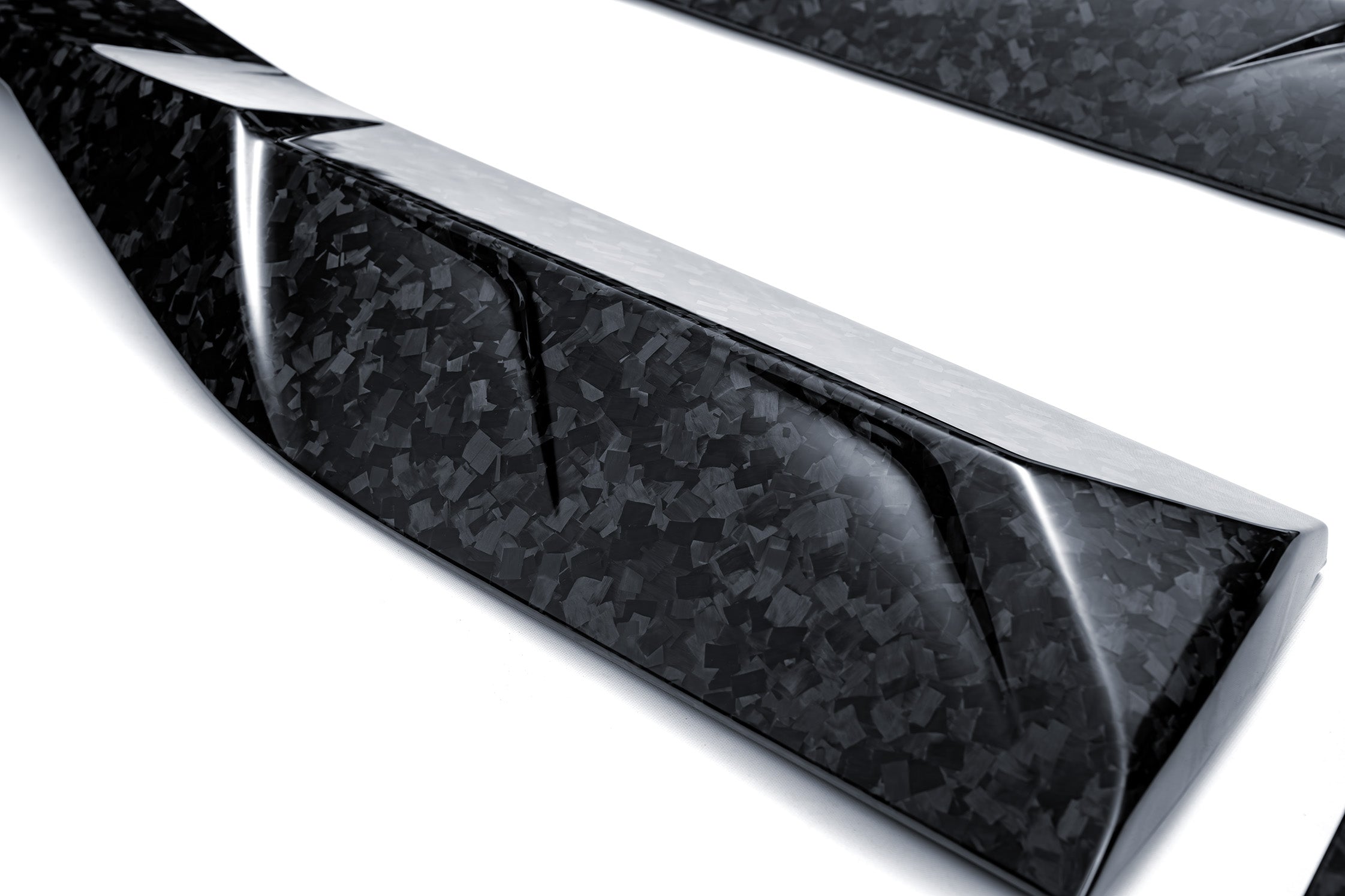 BMW XM G09 2023-ON with Aftermarket Parts - Lower Door Molding Dry Pre-preg Carbon Fiber from Ventus Veloce