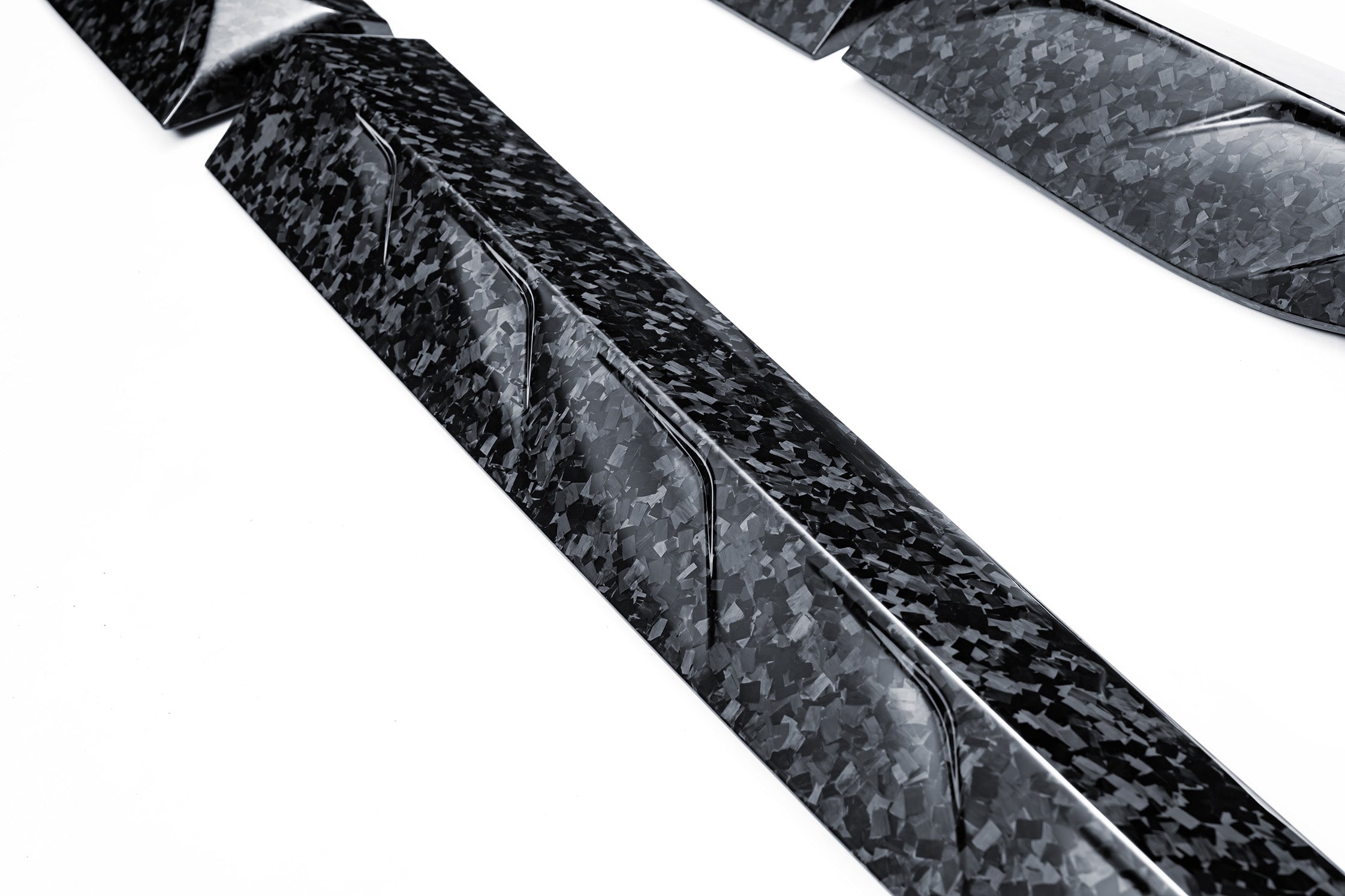 BMW XM G09 2023-ON with Aftermarket Parts - Lower Door Molding Dry Pre-preg Carbon Fiber from Ventus Veloce