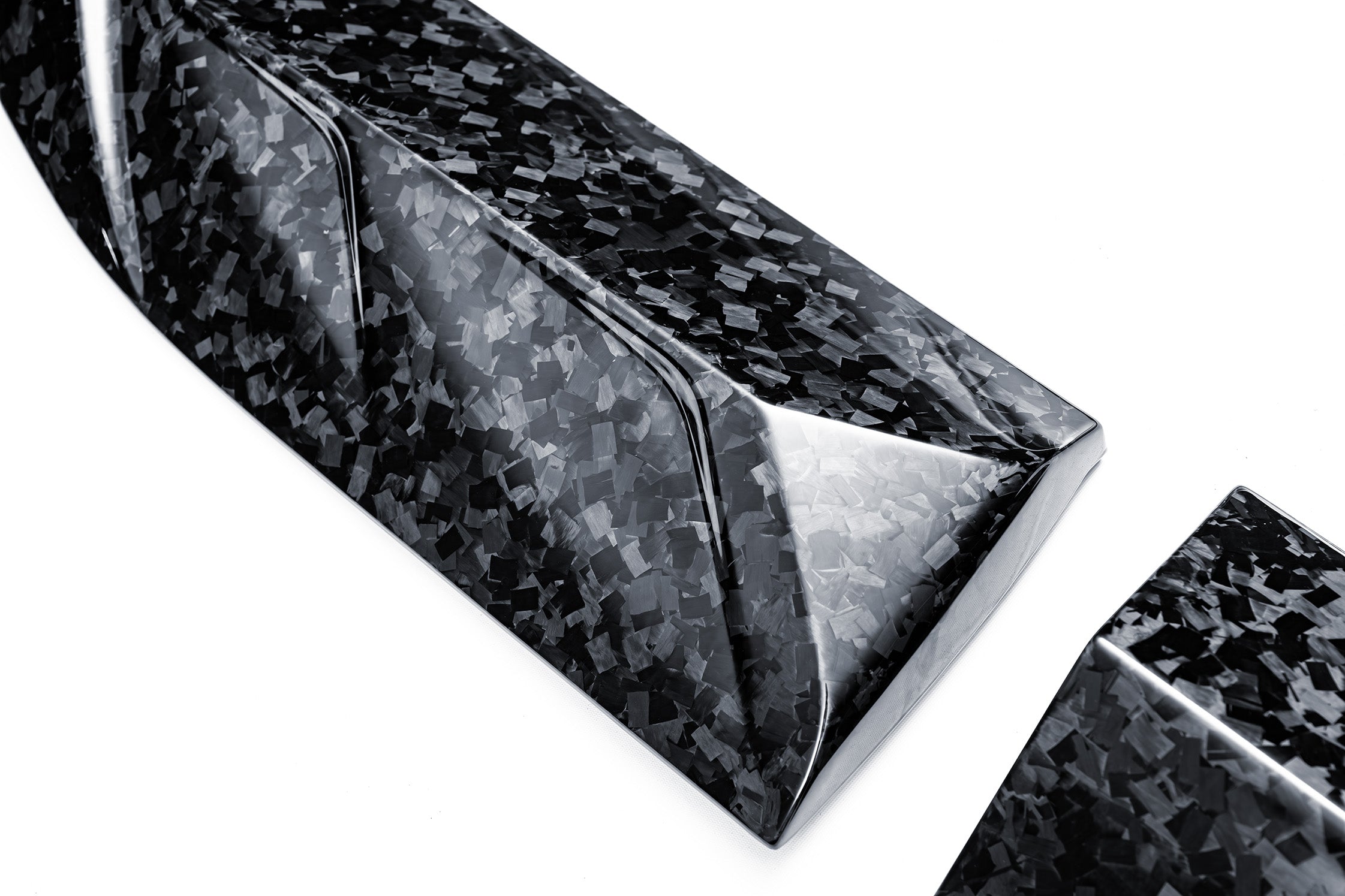 BMW XM G09 2023-ON with Aftermarket Parts - Lower Door Molding Dry Pre-preg Carbon Fiber from Ventus Veloce