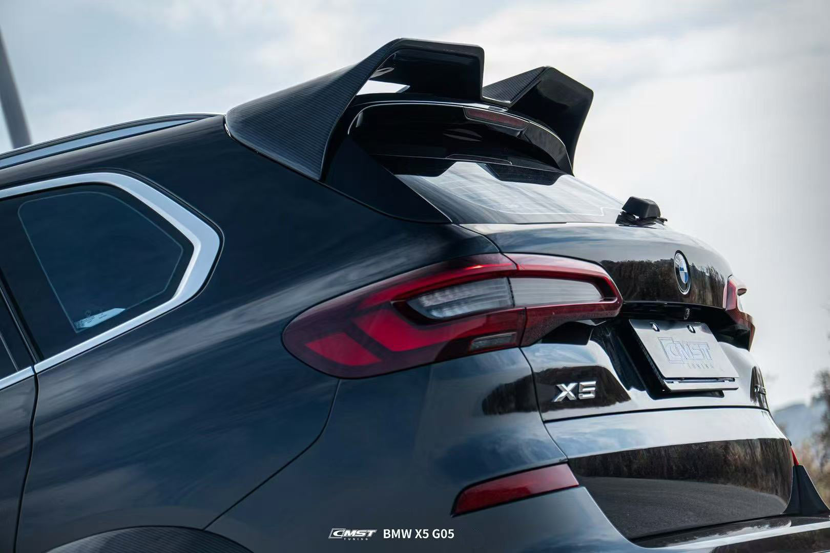 BMW X5 G05 LCI 2024-ON with Aftermarket Parts - Roof Spoiler Pre-preg Carbon Fiber from CMST Tuning