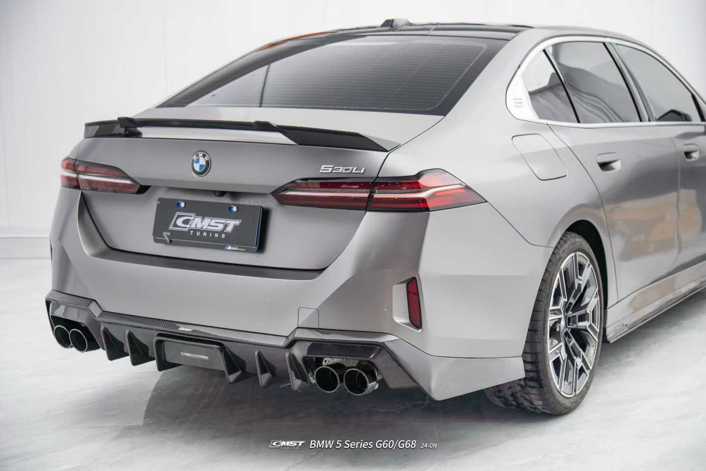 BMW i5 xDrive40 / eDrive40 (with M-package bumper, does not fit base mode) / M60 G60 G61 2024-ON &amp; 5 Series 540i xDrive / 530i xDrive / 530i (with M-package bumper, does not fit base model) / 550e xDrive G60 G61 2024-ON with Aftermarket Parts - Rear Diffuser Dry Pre-preg Carbon Fiber / FRP