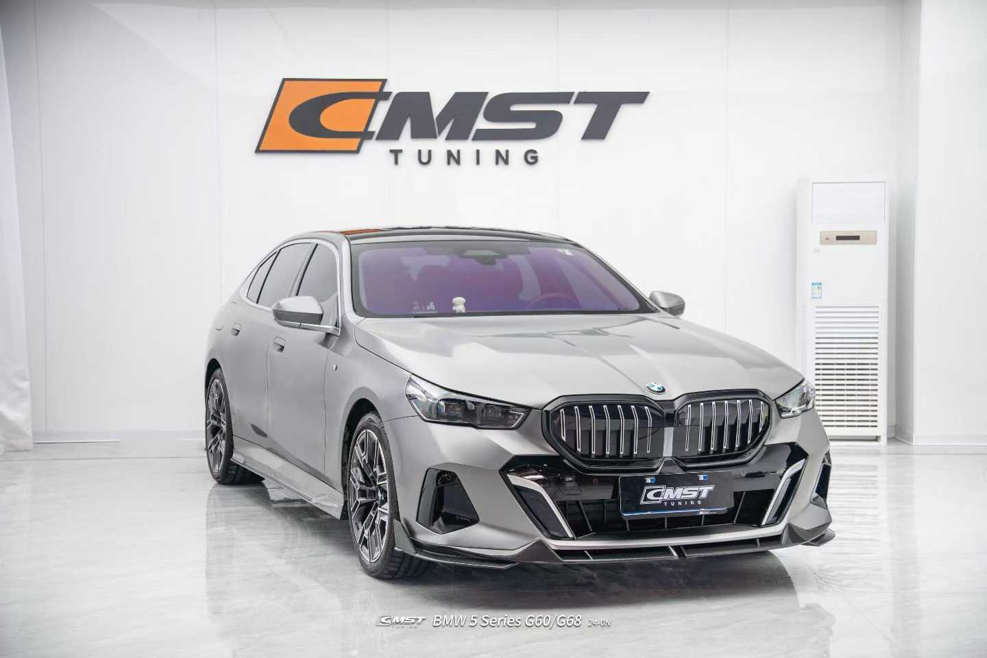 BMW 5 Series 530 540 &amp; i5 e/x Drive40 M60 G60 G61 2024-ON with Aftermarket Parts - Side Skirts Dry Pre-preg Carbon Fiber / FRP