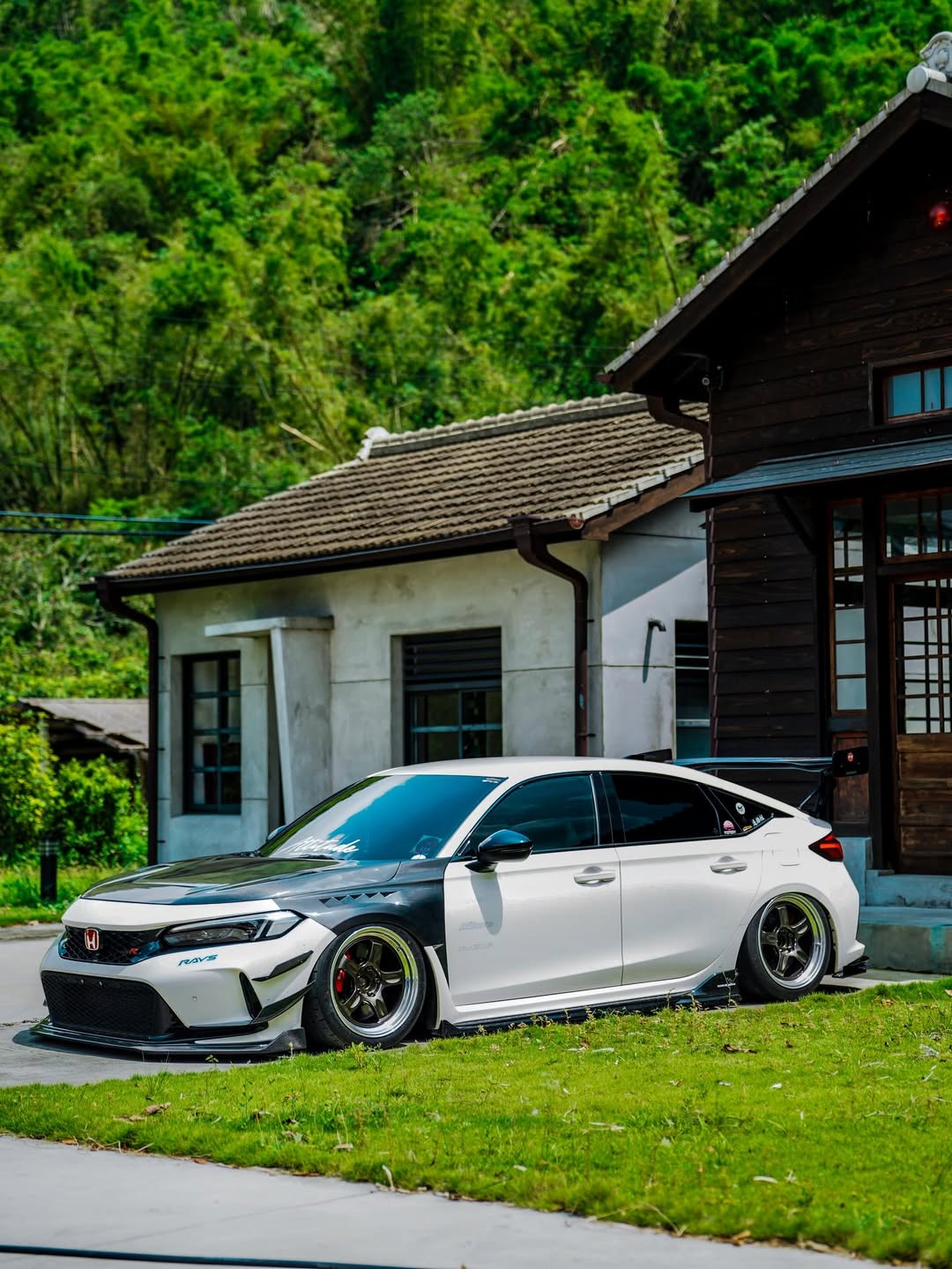 Honda Civic Type-R FL5 2023 2024 with Aftermarket Parts - Front Fenders Pre-preg Carbon Fiber / FRP from CMST Tuning