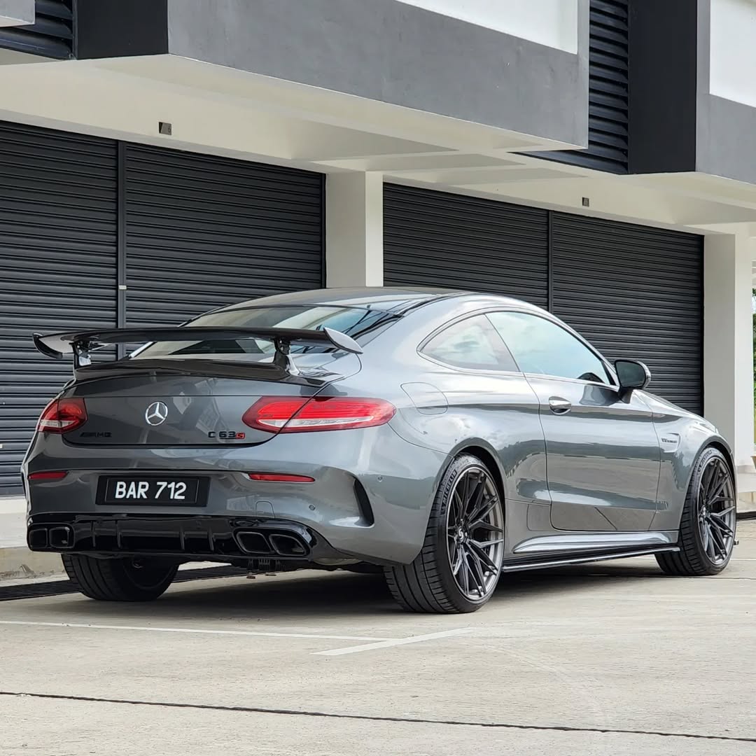 Mercedes Benz C-Class C63s C63 C43 C400 C300 W205 2015-2021 & C-Class C63s C63 C43 C300 W205 2016-2022 with Aftermarket Parts - GTR Style Rear Spoiler Carbon Fiber / FRP from CMST Tuning