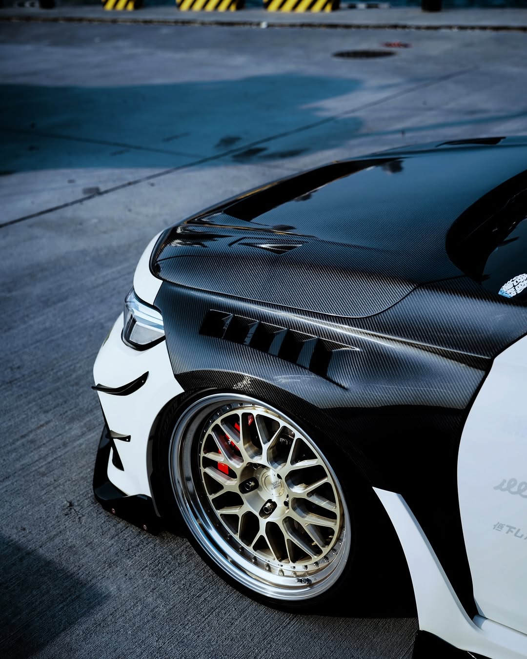 Honda Civic Type-R FL5 2023 2024 with Aftermarket Parts - Front Fenders Pre-preg Carbon Fiber / FRP from CMST Tuning