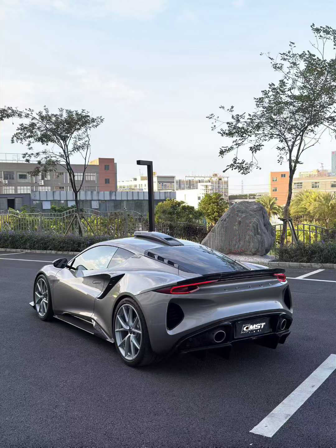 Lotus Emira 3.6 V6 2.0 Four-cylinder 2022-ON with Aftermarket Parts - V2 Rear Diffuser Dry Pre-preg Carbon Fiber / FRP