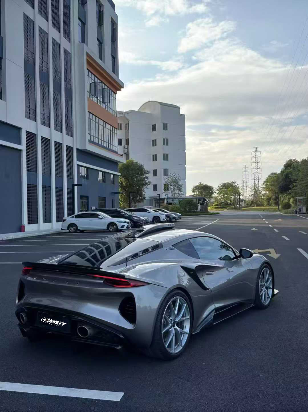 Lotus Emira 3.6 V6 2.0 Four-cylinder 2022-ON with Aftermarket Parts - Side Skirts Dry Pre-preg Carbon Fiber / FRP