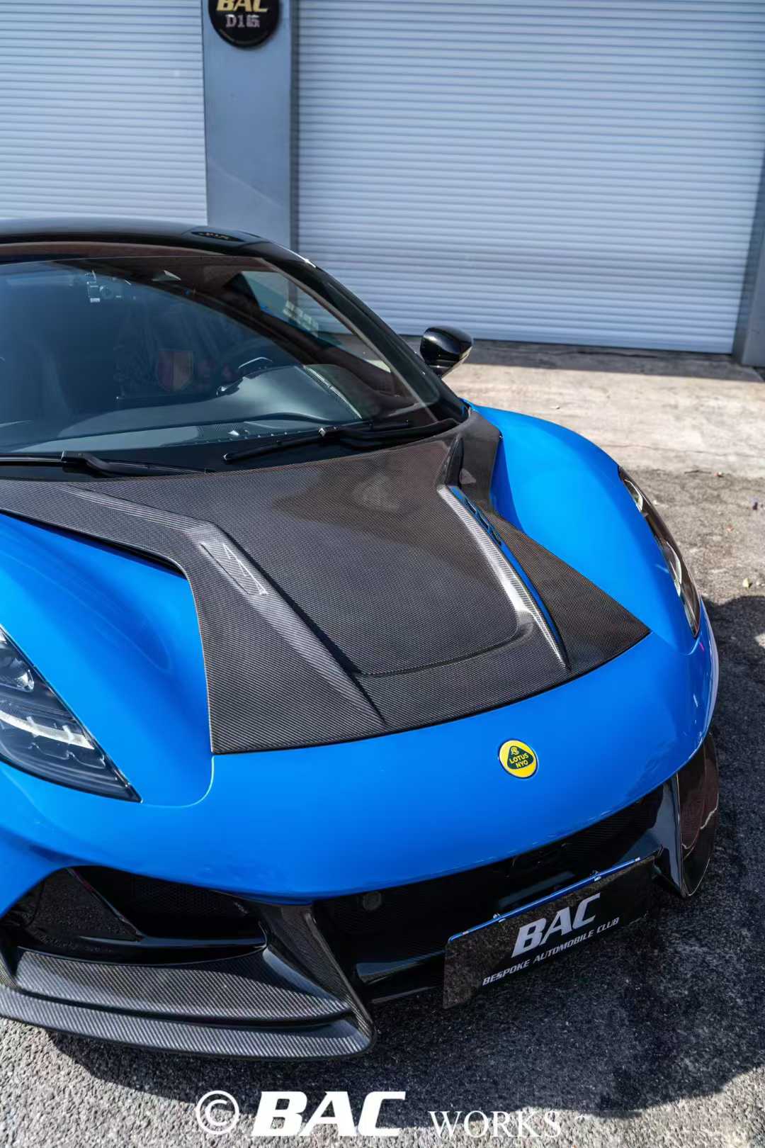 Lotus Emira 3.6 V6 2.0 Four-cylinder 2022-ON with Aftermarket Parts - Hood Dry Pre-preg Carbon Fiber / FRP