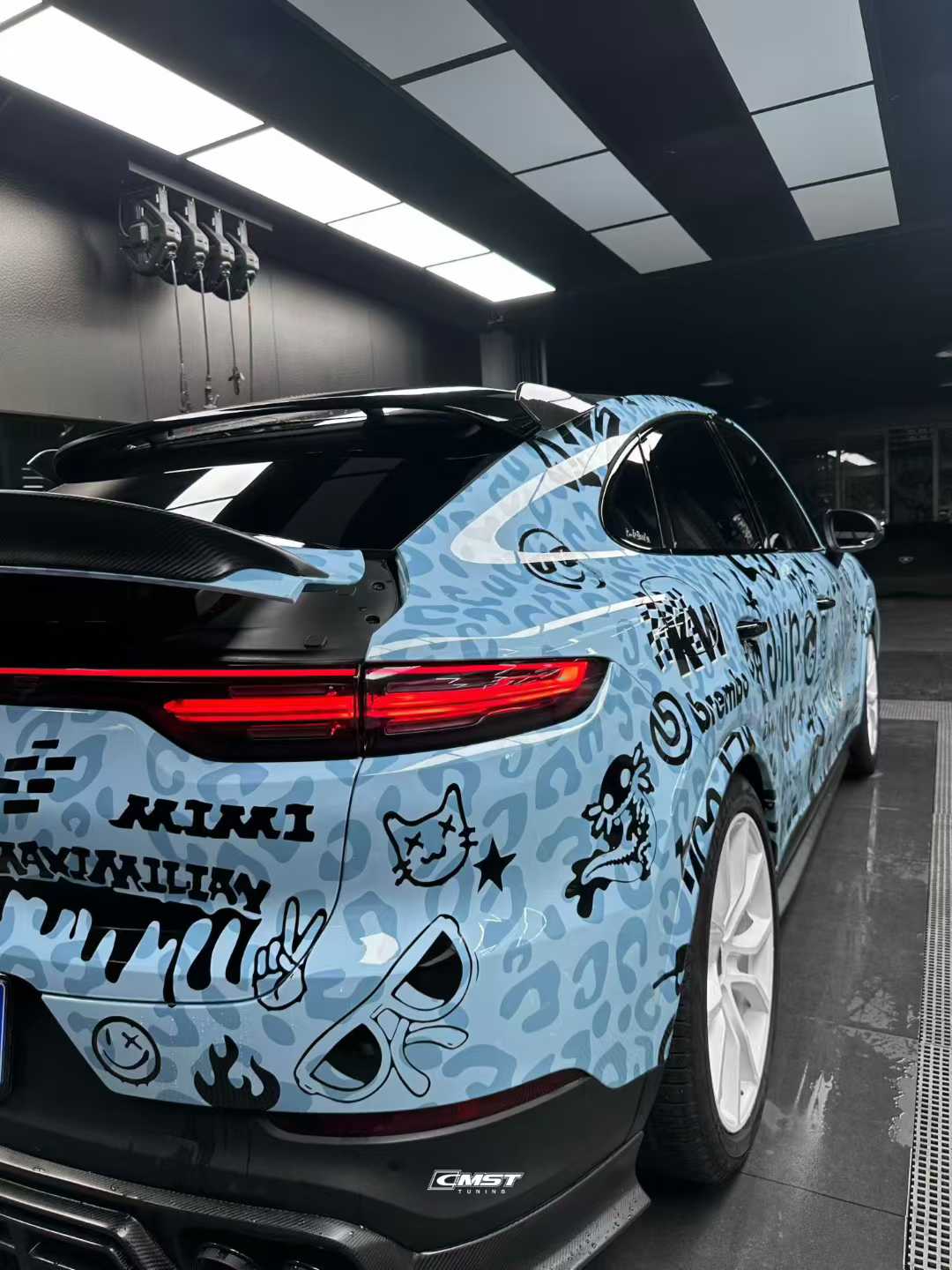 Porsche Cayenne 9Y0 9Y0.1 Base/S/Turbo/Turbo S 2019-2023 & Cayenne 9Y3 9Y3.1 Base/S/Turbo/Turbo S 2019-2023 with Aftermarket Parts - Carbon Fiber & FRP Rear Diffuser from CMST Tuning
