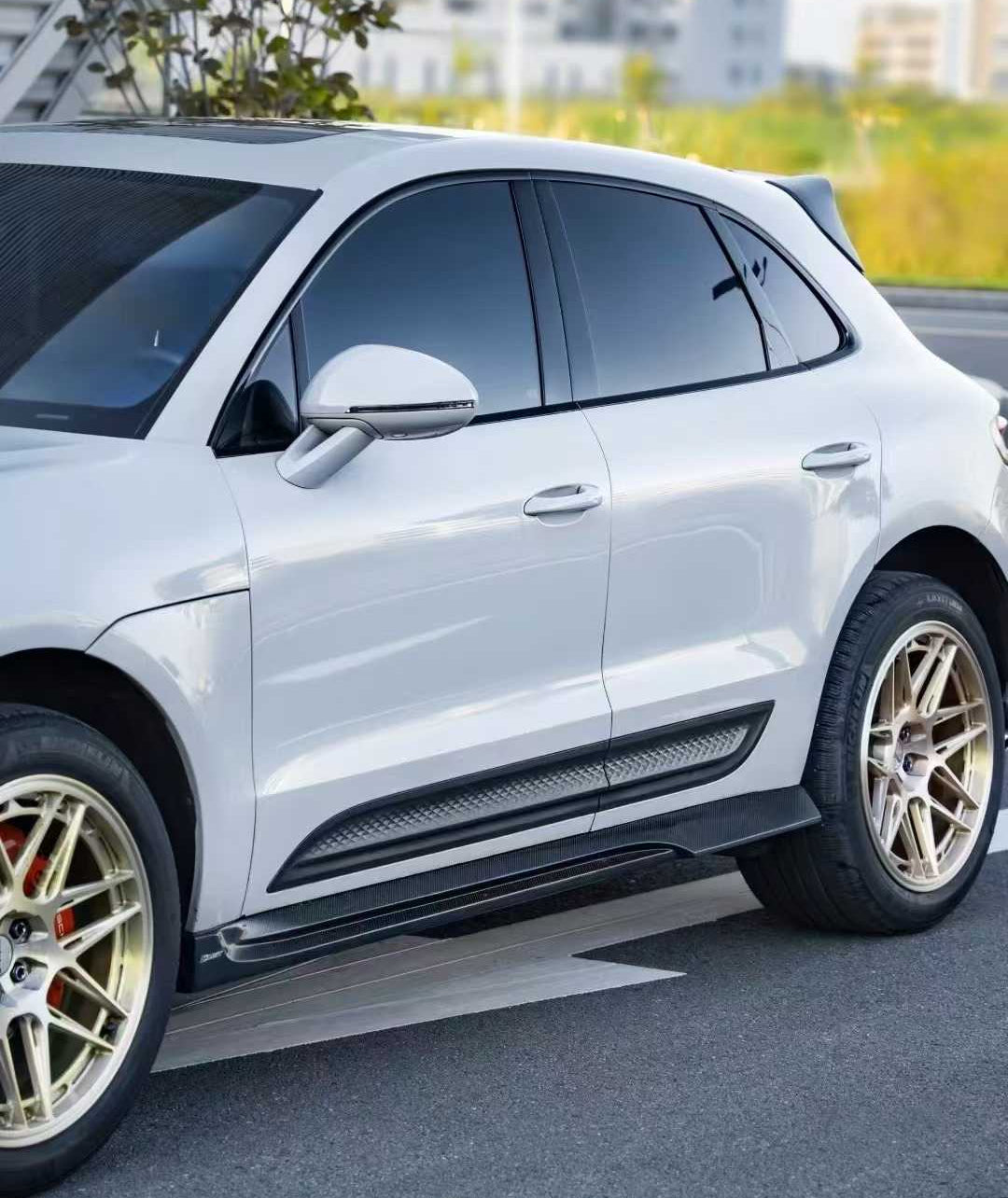 Porsche Macan 95B.3 Base/S/T 2022-2025 with Aftermarket Parts - Side Skirts Carbon Fiber / FRP from CMST Tuning