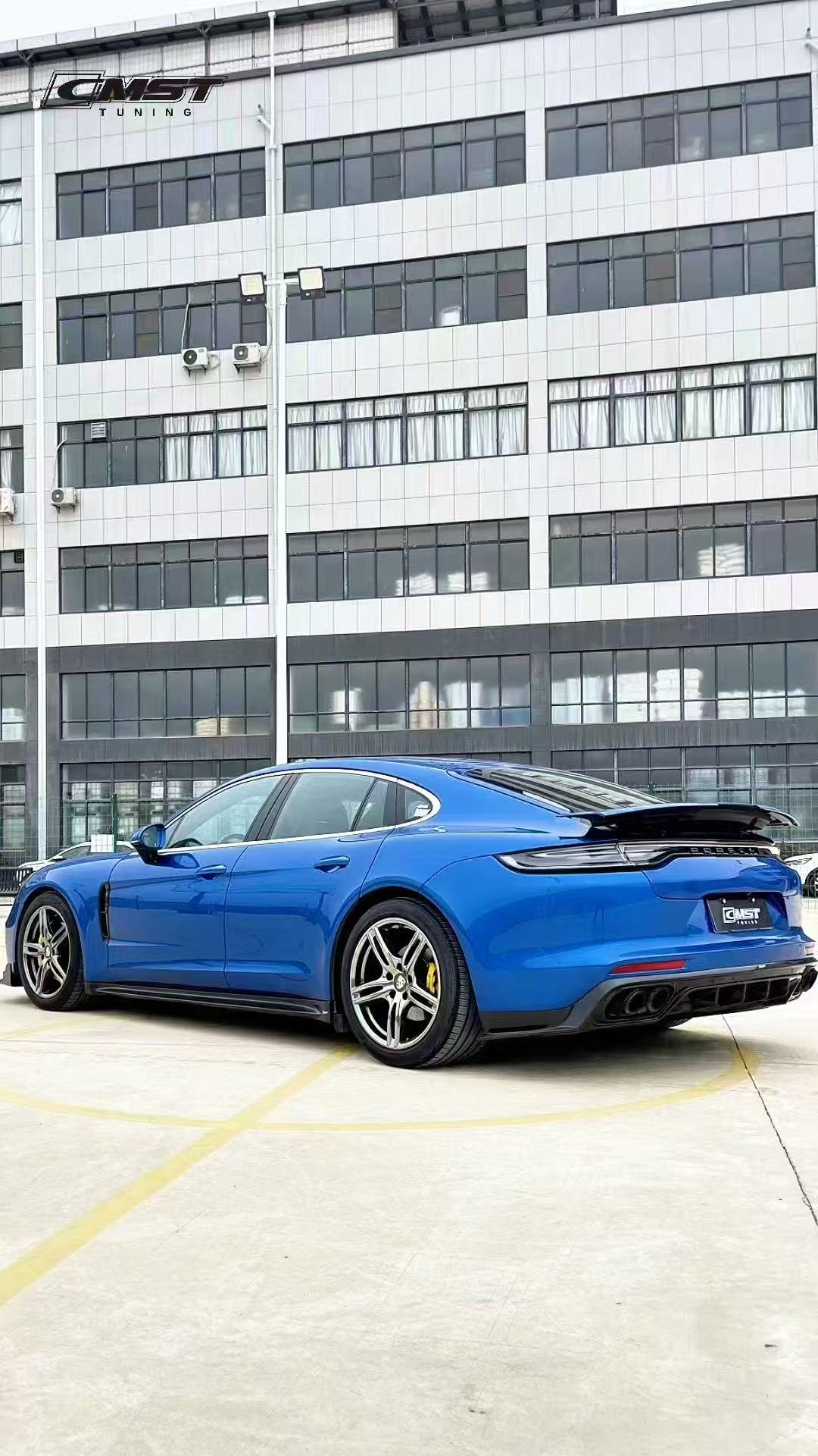 Porsche Panamera 971 971.1 RWD/Base/4/4S/GTS/Turbo/Turbo S 2017 2018 2019 2020 & Panamera 971 971.2 RWD/Base/4/4S/GTS/Turbo/Turbo S 2021 2022 2023 with Aftermarket Parts - Side Skirts Pre-preg Carbon Fiber / FRP from CMST Tuning