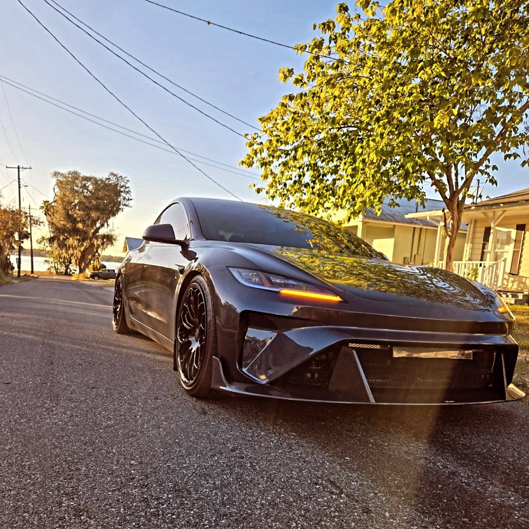 Tesla Model 3 Highland / Performance 2024-ON with Aftermarket Parts - V1 Style Side Skirts Carbon Fiber from CMST Tuning