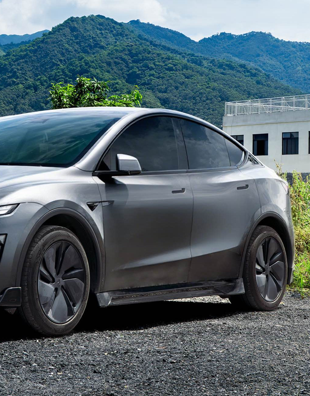 Tesla Model Y Juniper 2026-ON with Aftermarket Parts - V2 Side Skirts ABS from CMST Tuning