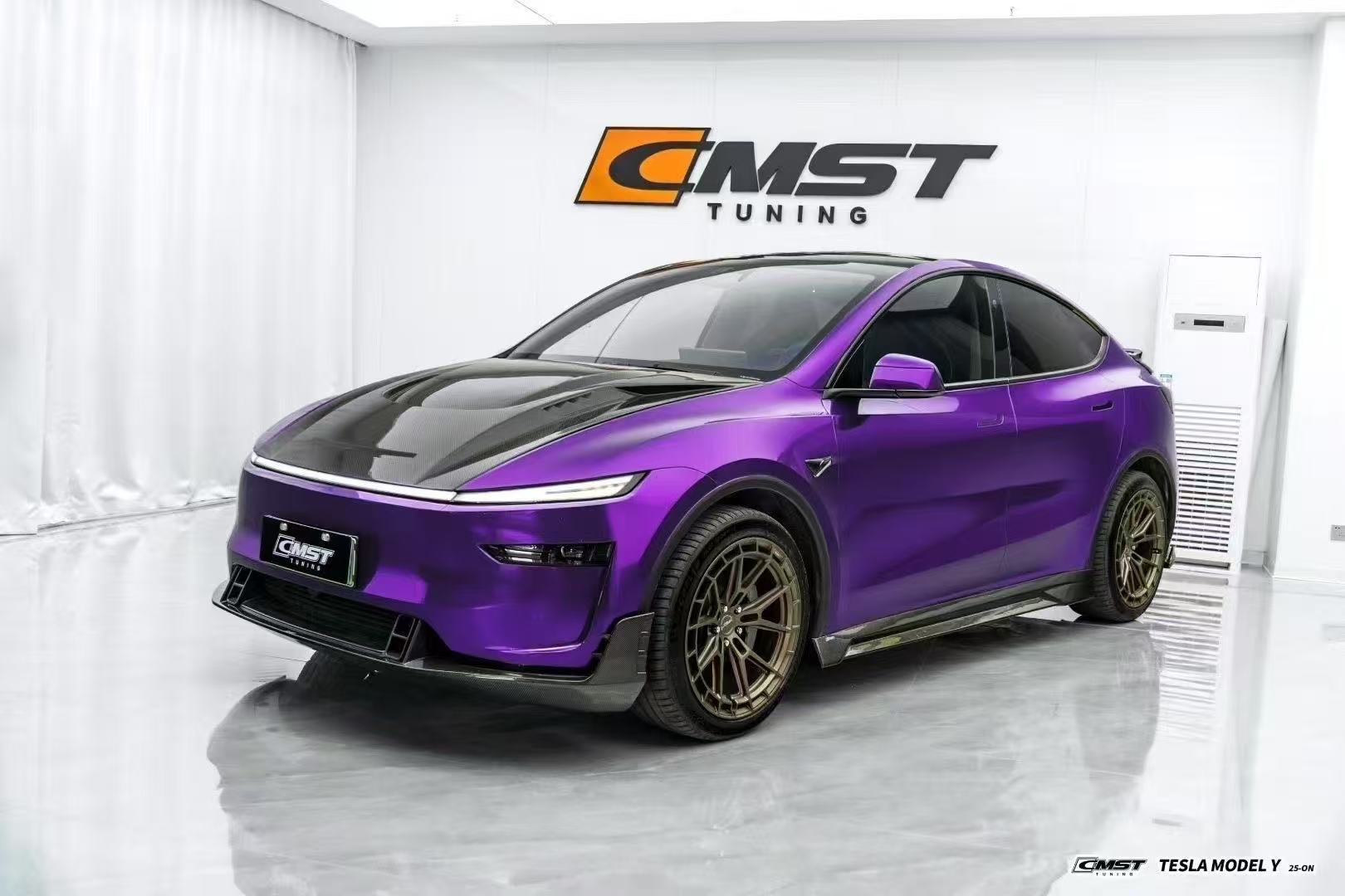 Tesla Model Y Juniper 2026-ON with Aftermarket Parts - V2 Side Skirts Carbon Fiber / FRP from CMST Tuning