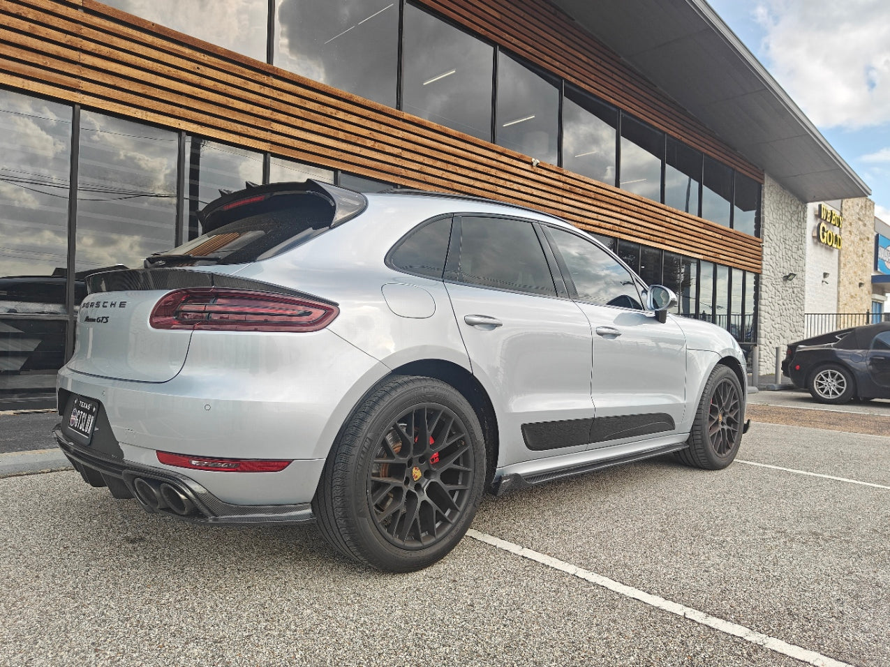 Porsche Macan 95B.1 Base/S/GTS/Sport Edition/Turbo 2015-2018 & Macan 95B.2 Base/S/GTS/Turbo 2019-2021 with Aftermarket Parts - Carbon Fiber & FRP Side Skirts from CMST Tuning