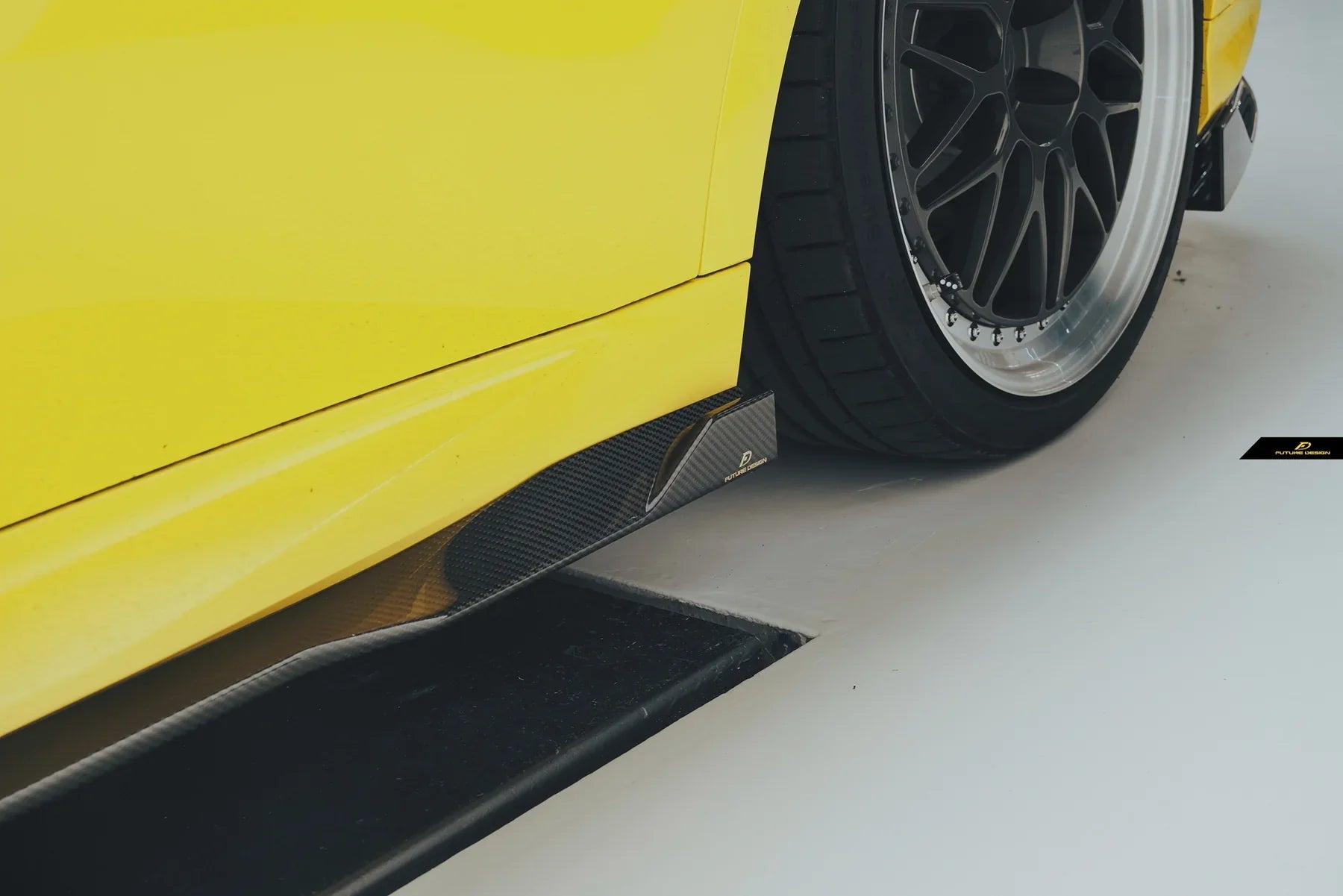 BMW X2 IX2 M35i sDrive28i xDrive28i U10 (with M-Sport bumper) 2024-ON with Aftermarket Parts - Side Skirts Pre-preg Carbon Fiber / FRP from Future Design