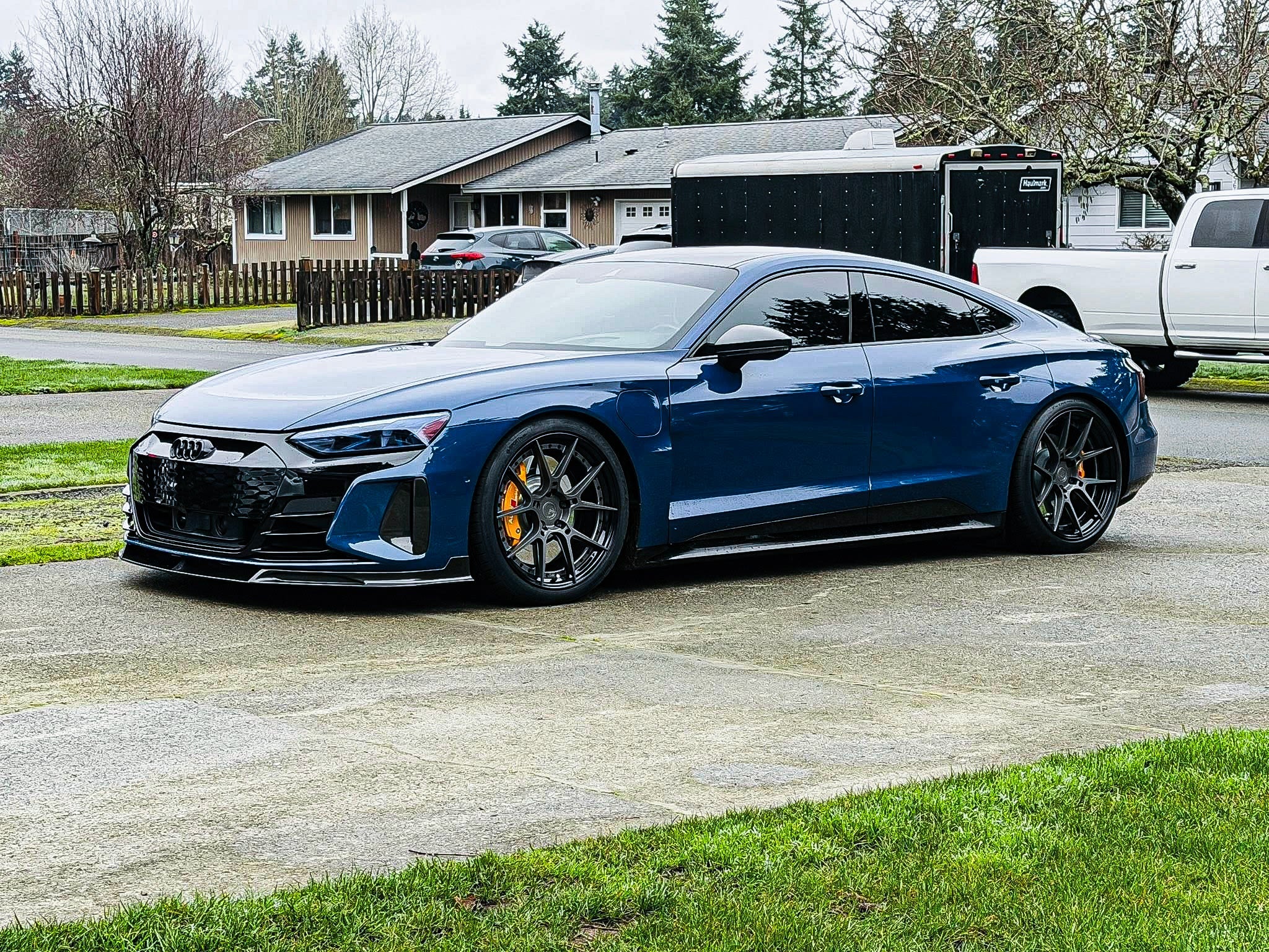 Future Design Carbon Fiber FRONT LIP SPLITTER for Audi e-Tron GT 2021-ON