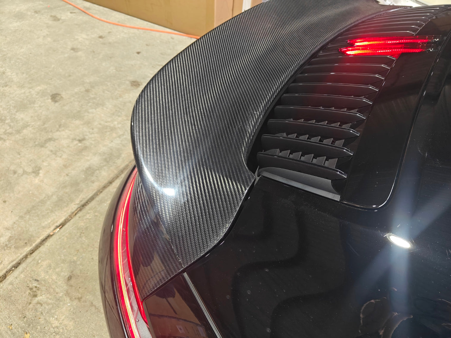 Porsche 911 992.1 Carrera Base/S/T/4/4S/Targa 4/Targa 4S/GTS 2020-2024 & Porsche 911 992.2 Carerra Base/T/S/4S/GTS/4GTS/Targa 4S/4GTS 2025-ON with Future Design Carbon's Aftermarket Parts - V2 Ducktail Spoiler Carbon Fiber