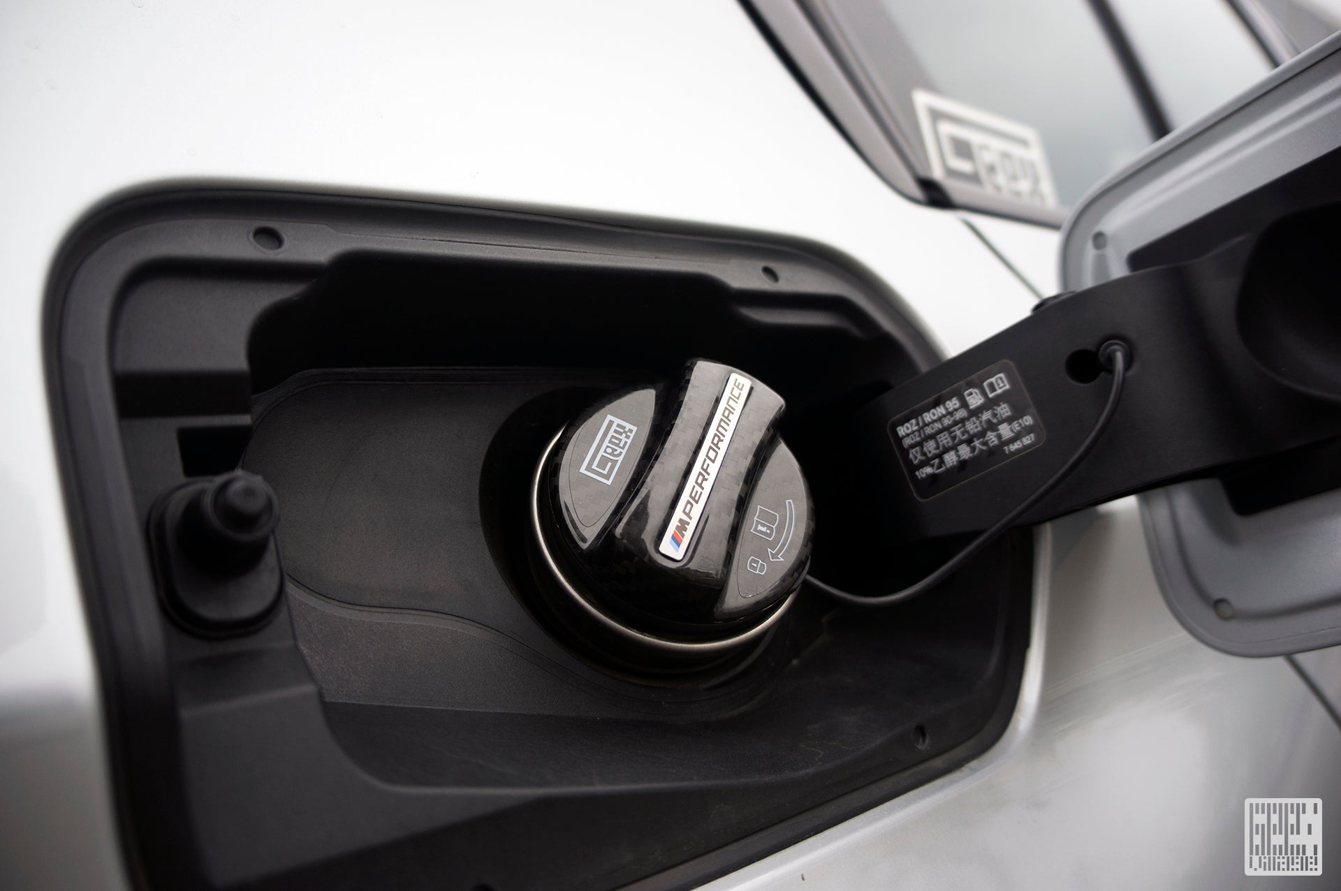 BMW 5 Series G60 G61 2024-ON & M5 G90 2024-ON with Aftermarket Parts - MP M Performance Style Fuel Filler Cap Carbon Fiber from Geex Village