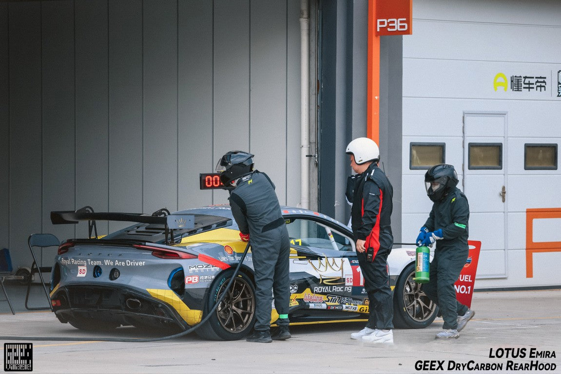 Lotus Emira 3.6 V6 2.0 Four-cylinder 2022-ON with Aftermarket Parts - Track Version Style Rear Window Delete Louvers Hood Dry Pre-preg Carbon Fiber from Geex Village