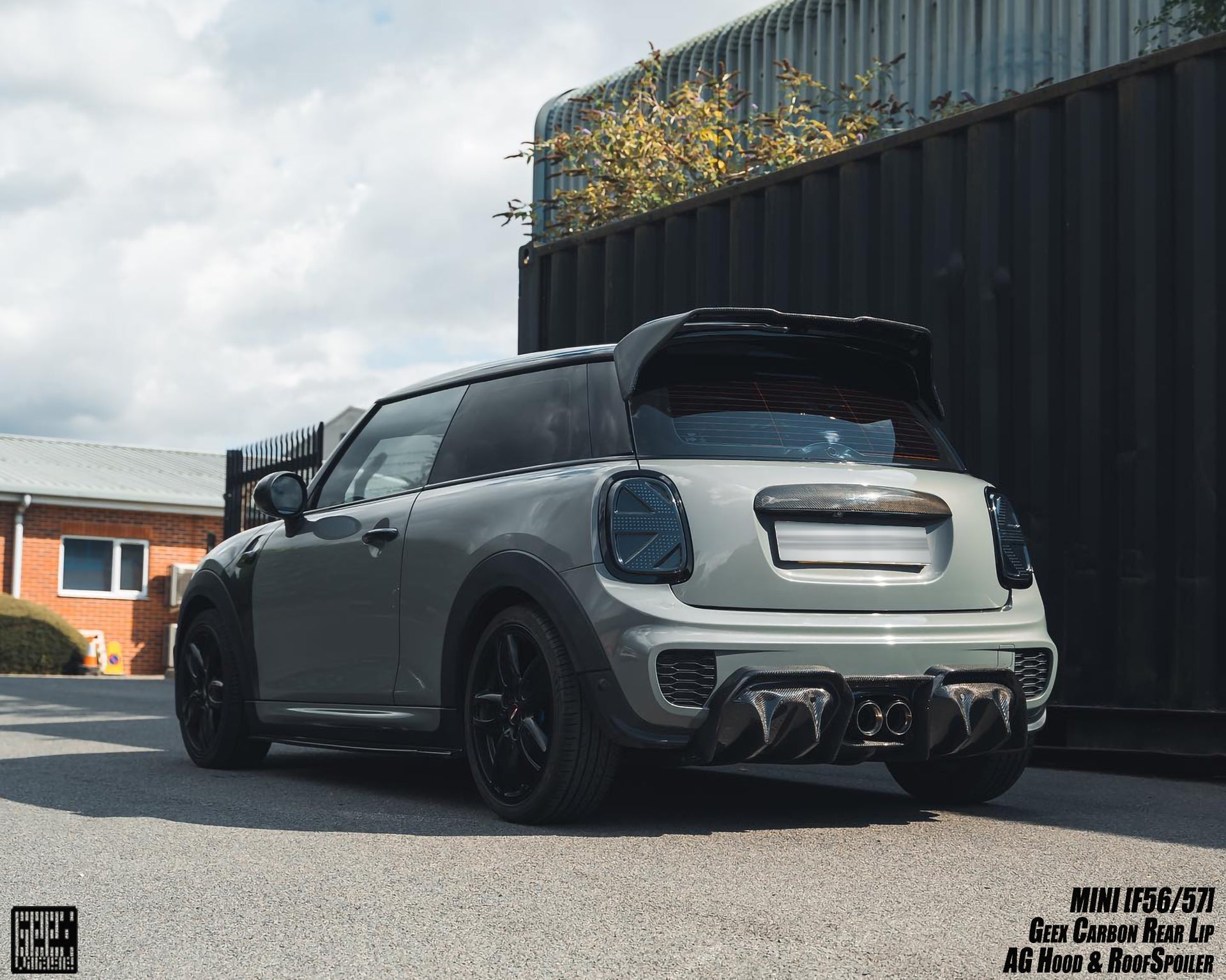 MINI Cooper JCW (John Cooper Works) S Base F56 LCI 2022-ON with Aftermarket Parts - Side Skirts Carbon Fiber/FRP from Geex Village