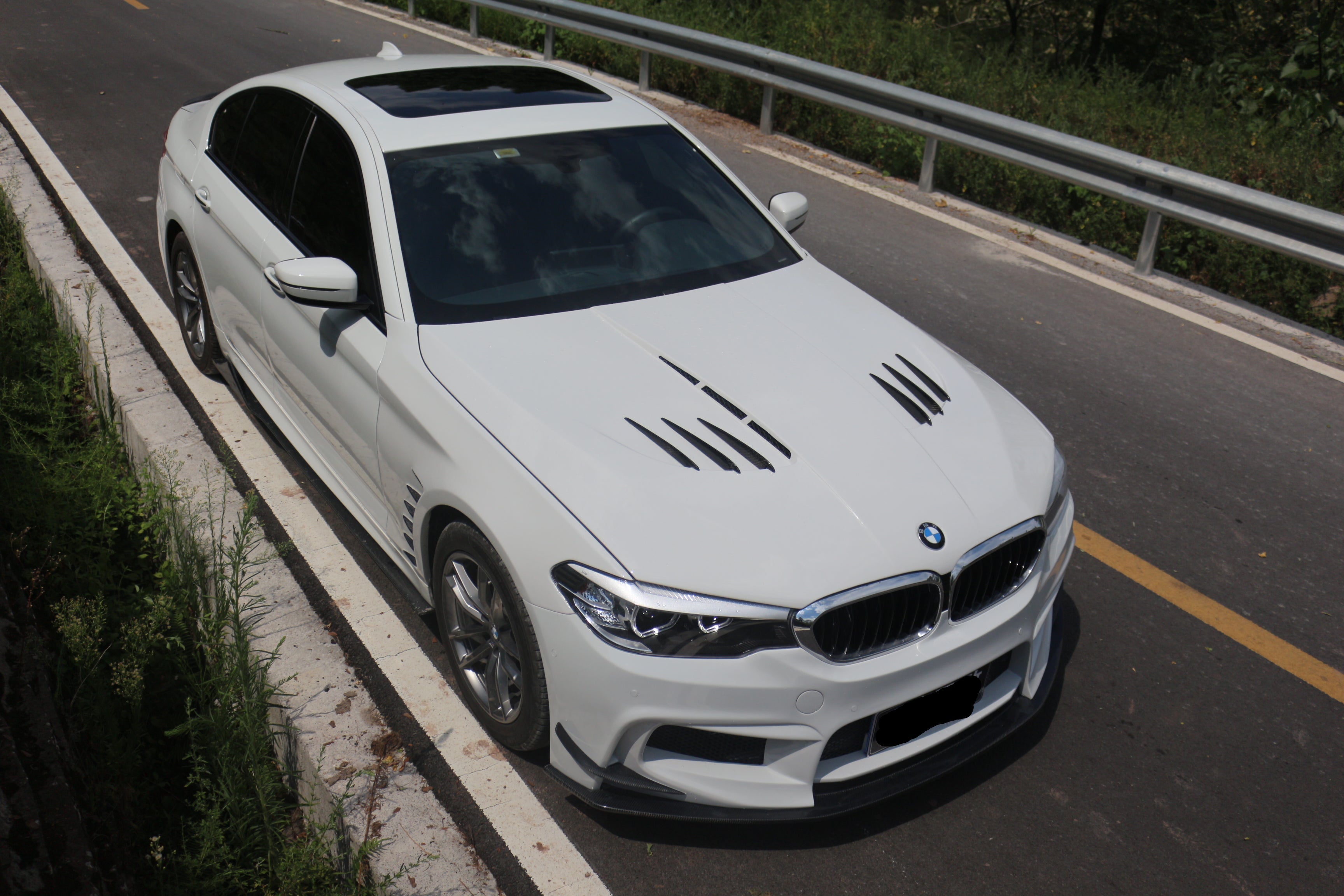 Aero Republic Hood for BMW 5 Series M550i 540i 530i G30 2017-2023 & M5/M5C F90 2018-ON Carbon Fiber