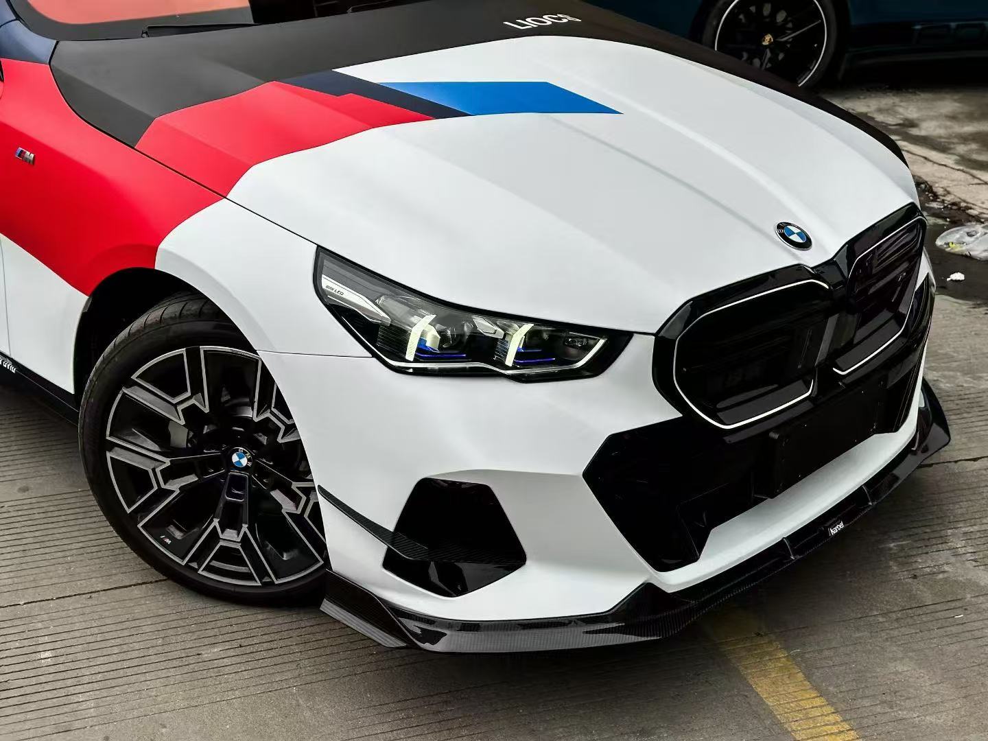 BMW i5 xDrive40 / i5 eDrive40 (with M-package bumper, does not fit base mode) / i5 M60 G60 G61 2024-ON & 5 Series 540i xDrive / 530i xDrive / 530i (with M-package bumper, does not fit base model) / 550e xDrive G60 G61 2024-ON with Aftermarket Parts - V1 Style Pre-preg Carbon Fiber Front Lip from Karbel Carbon