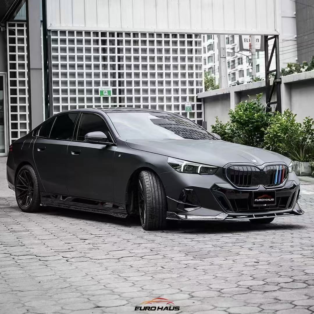 BMW i5 xDrive40 / i5 eDrive40 (with M-package bumper, does not fit base mode) / i5 M60 G60 G61 2024 & 5 Series 540i xDrive / 530i xDrive / 530i (with M-package bumper, does not fit base model) / 550e xDrive G60 G61 2024 with Aftermarket Parts - V2 Front Lip Pre-preg Carbon Fiber from Karbel Carbon