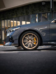 BMW i5 xDrive40 / i5 eDrive40 (with M-package bumper, does not fit base mode) / i5 M60 G60 G61 2024-ON & 5 Series 540i xDrive / 530i xDrive / 530i (with M-package bumper, does not fit base model) / 550e xDrive G60 G61 2024-ON with Aftermarket Parts - V1 Style Pre-preg Carbon Fiber Front Lip from Karbel Carbon