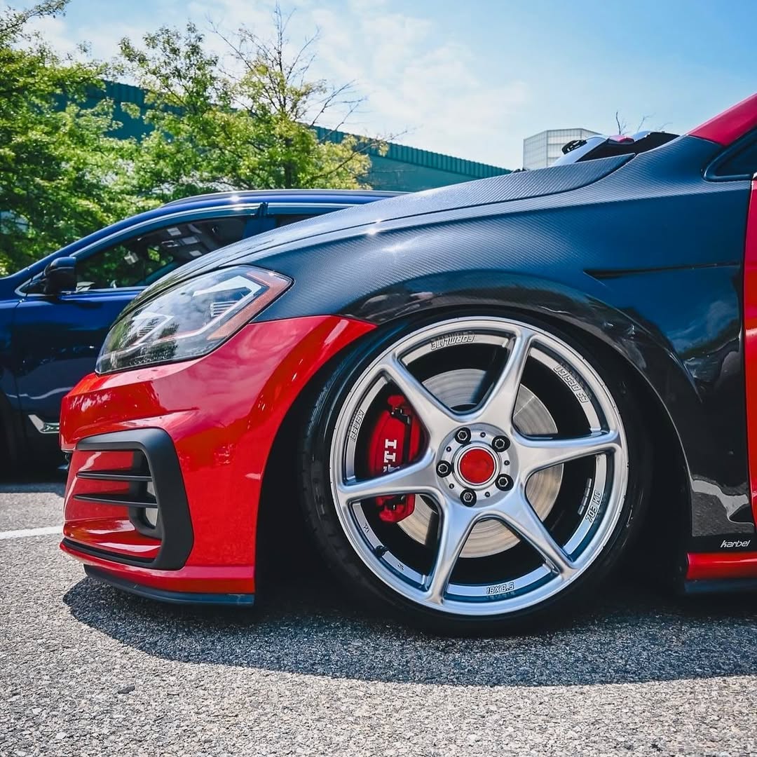 Karbel Carbon Dry Carbon Fiber Front Fenders for Volkswagen Golf & GTI & Golf R MK7.5 - Performance SpeedShop