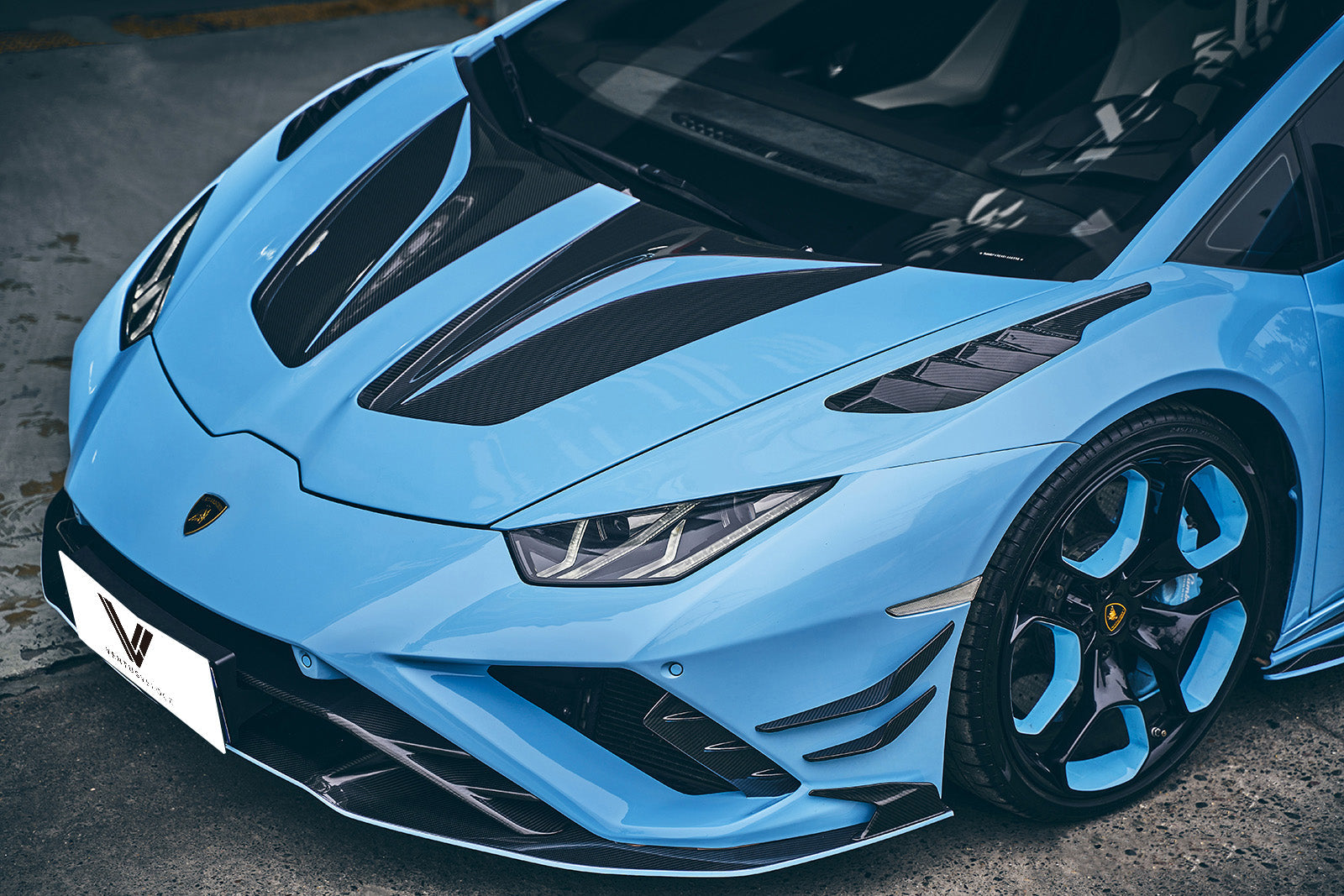 Lamborghini Huracan EVO RWD 2020 2021 2022 2023 2024 with Aftermarket Parts - Front Lip Dry Pre-preg Carbon Fiber from Ventus Veloce