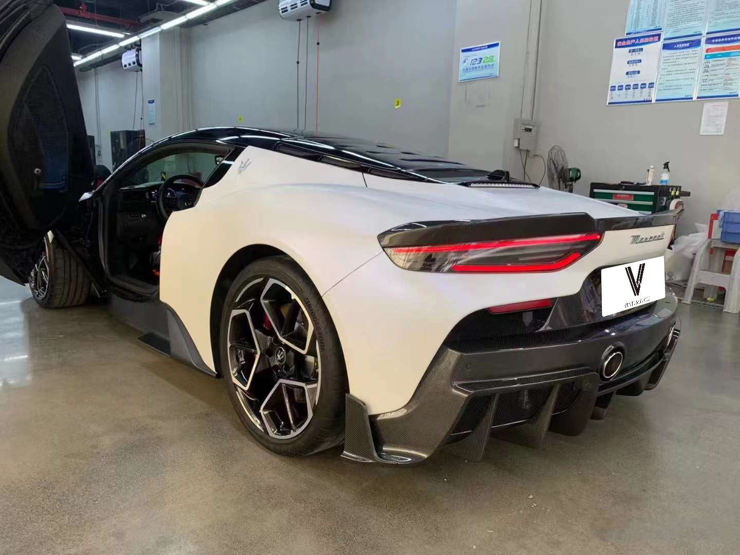 Maserati MC20 2022-ON with Aftermarket Parts - Rear Diffuser Dry Pre-preg Carbon Fiber from Ventus Veloce