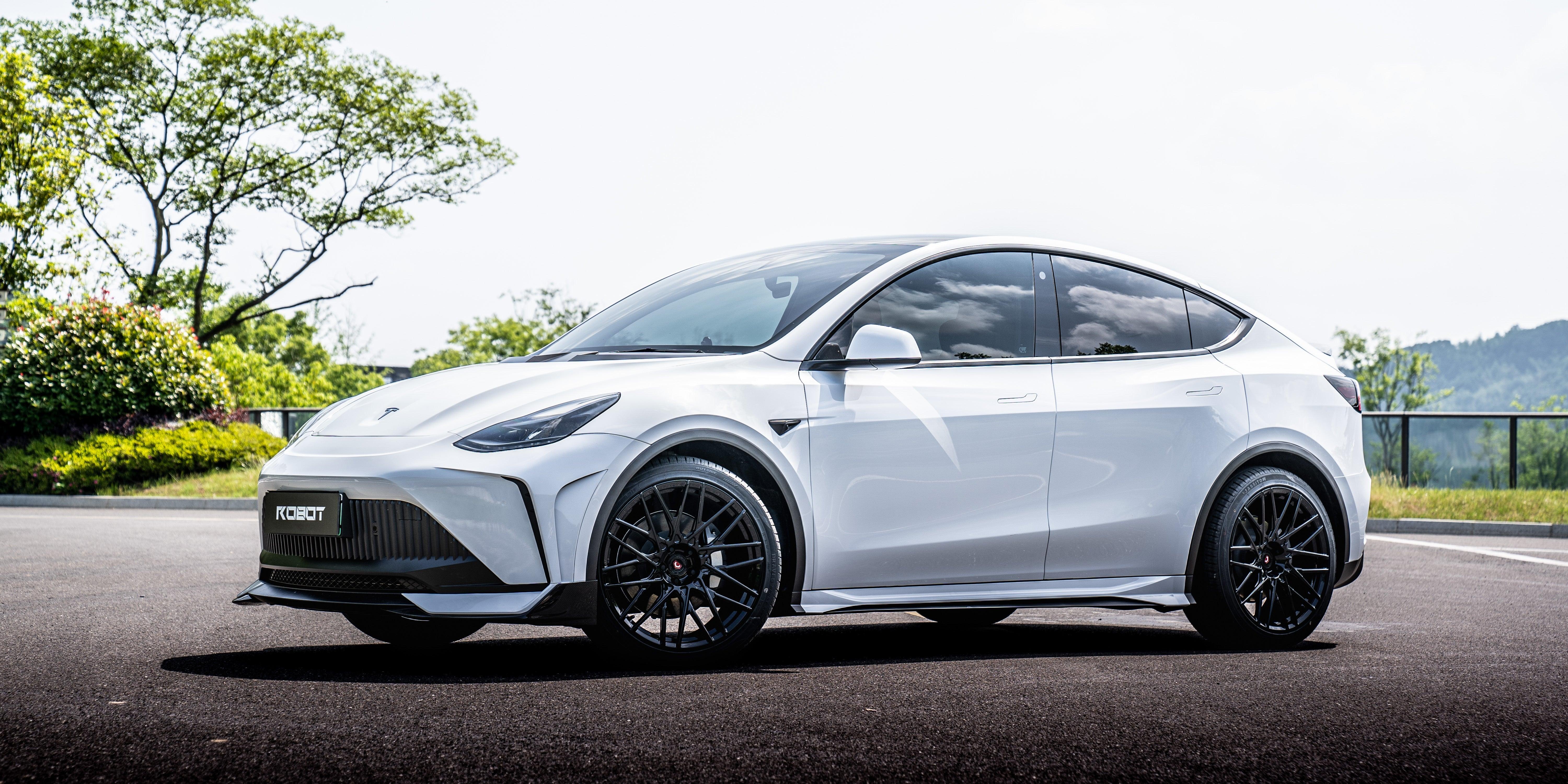 Tesla Model Y Performance AWD Long Range RWD Standard 2020 2021 2022 2023 2024 with Aftermarket Parts - "STARSHIP" Side Skirts PP from Robot Craftsman