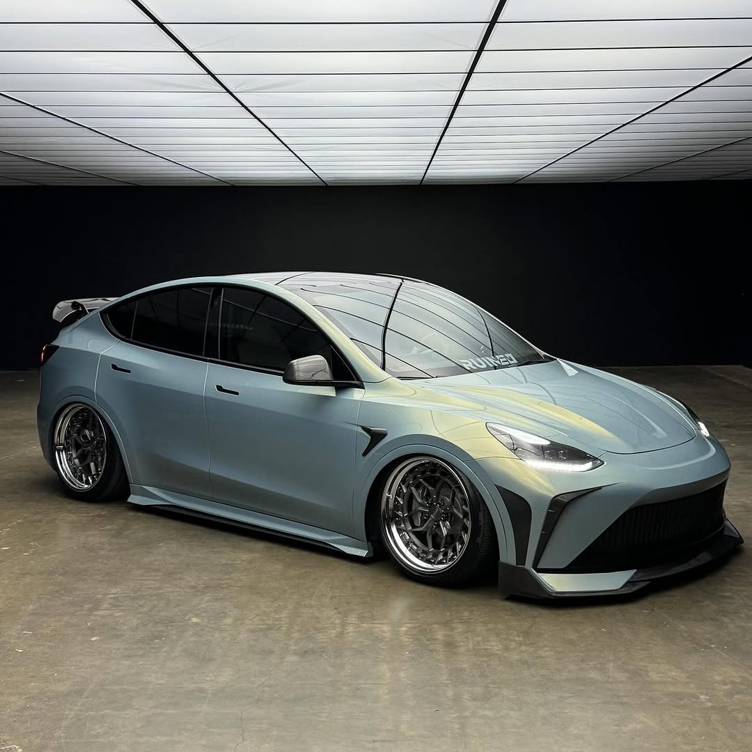Tesla Model Y Performance AWD Long Range RWD Standard 2020 2021 2022 2023 2024 with Aftermarket Parts - "STARSHIP" Side Skirts PP from Robot Craftsman