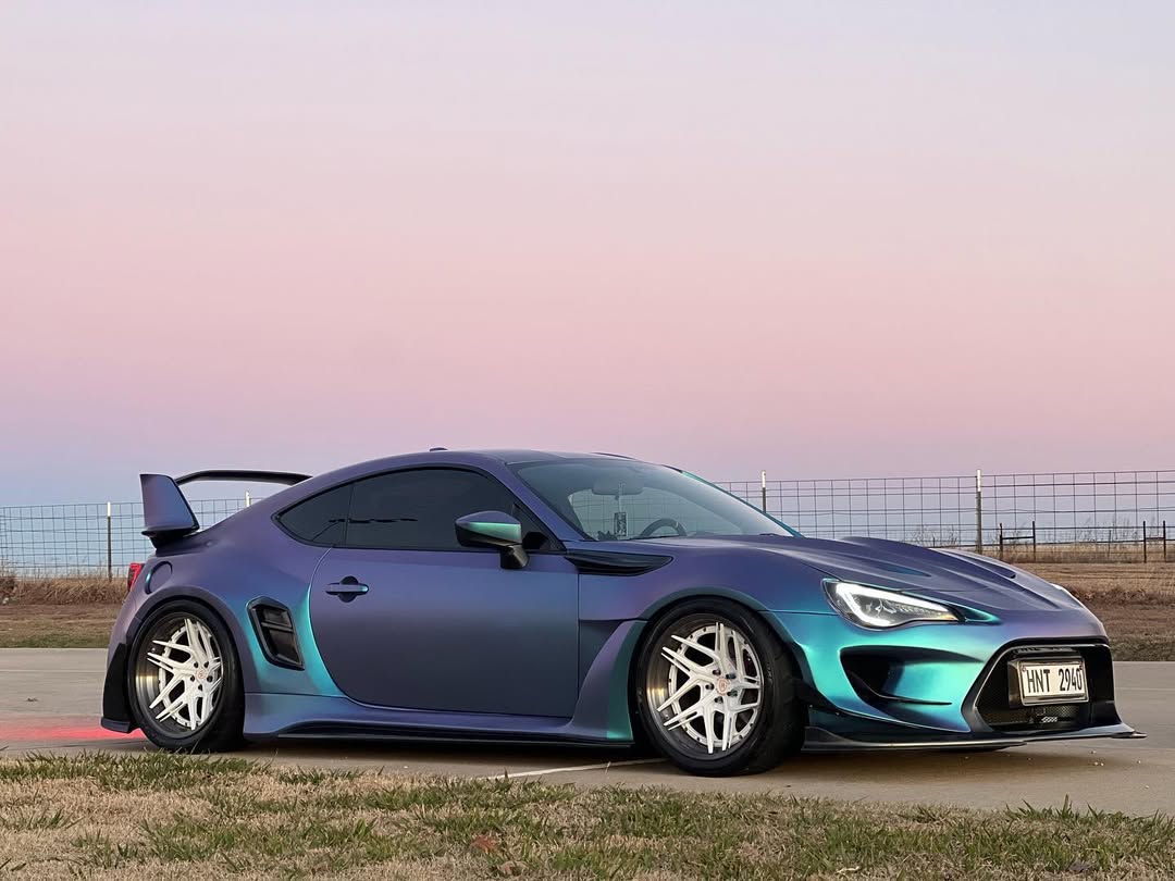 Toyota GT86 86 TRD GT SE Base ZN6 2017 2018 2019 2020 & Scion FR-S FRS ZN6 2013 2014 2015 2016 & BRZ TS Limited Premium ZN6 2013 2014 2015 2016 2017 2018 2019 2020 (compatible with ROBOT widebody kit) with Aftermarket Parts - Front Fenders Replacement & Rear Quarter Fender Flares & Side Skirts Carbon Fiber / FRP from Robot Craftsman