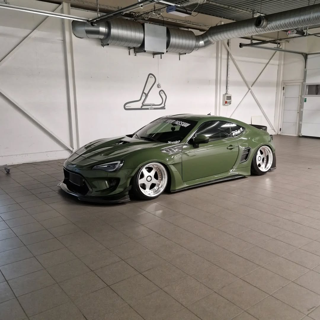 Toyota GT86 86 TRD GT SE Base ZN6 2017 2018 2019 2020 & Scion FR-S FRS ZN6 2013 2014 2015 2016 & BRZ TS Limited Premium ZN6 2013 2014 2015 2016 2017 2018 2019 2020 (compatible with ROBOT widebody kit) with Aftermarket Parts - Front Fenders Replacement & Rear Quarter Fender Flares & Side Skirts Carbon Fiber / FRP from Robot Craftsman