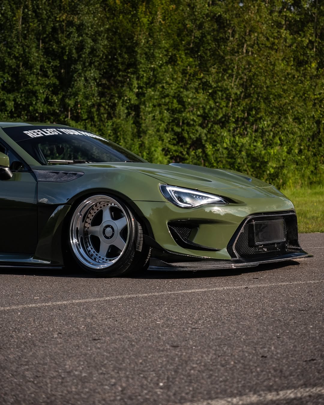 Toyota GT86 86 TRD GT SE Base ZN6 2017 2018 2019 2020 & Scion FR-S FRS ZN6 2013 2014 2015 2016 & BRZ TS Limited Premium ZN6 2013 2014 2015 2016 2017 2018 2019 2020 (compatible with ROBOT widebody kit) with Aftermarket Parts - Front Fenders Replacement & Rear Quarter Fender Flares & Side Skirts Carbon Fiber / FRP from Robot Craftsman