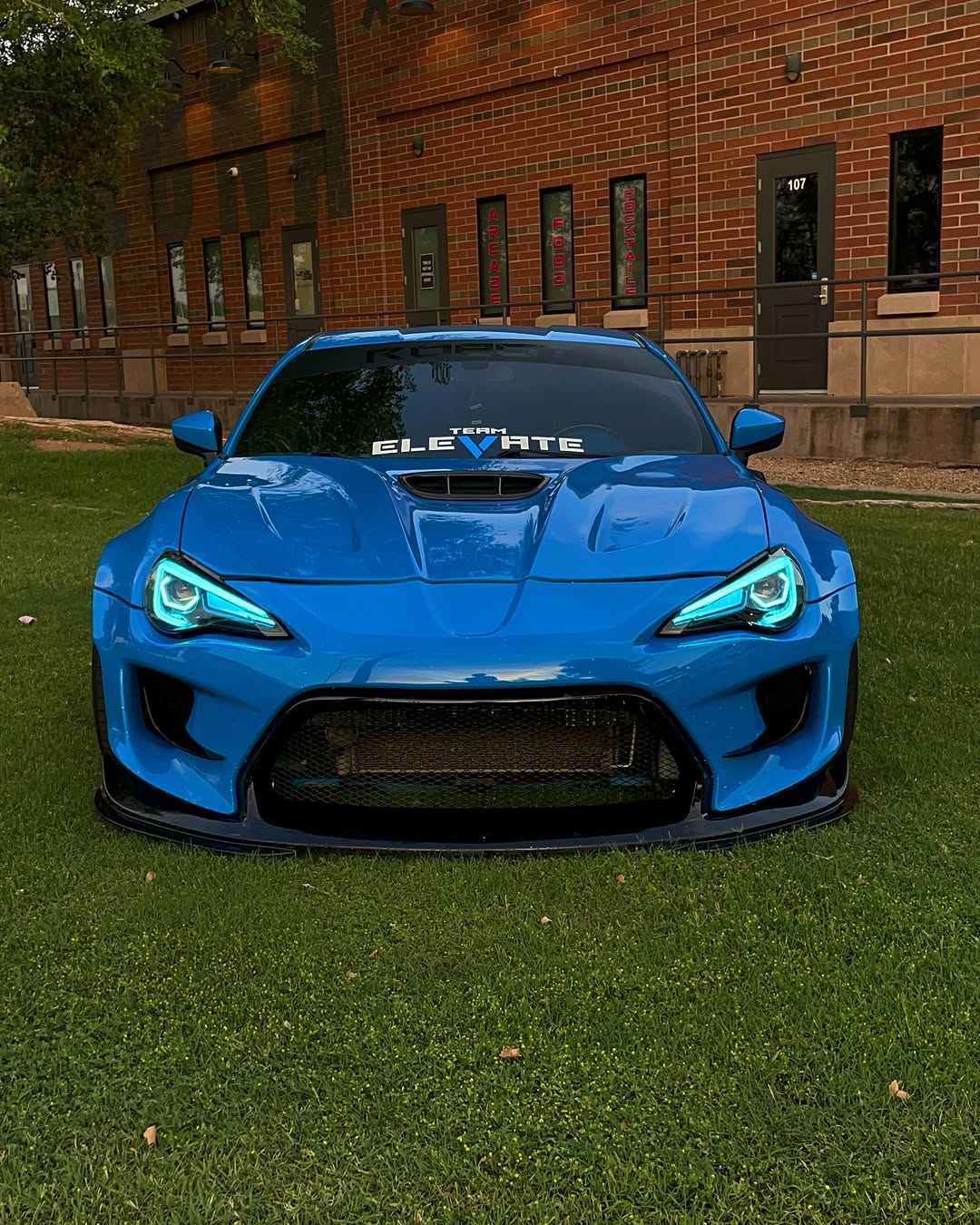 Toyota GT86 86 TRD GT SE Base ZN6 2017 2018 2019 2020 & Scion FR-S FRS ZN6 2013 2014 2015 2016 & BRZ TS Limited Premium ZN6 2013 2014 2015 2016 2017 2018 2019 2020 (compatible with ROBOT widebody kit) with Aftermarket Parts - Replacement Hood Scoop& Hood Bonnet Carbon Fiber / FRP from Robot Craftsman