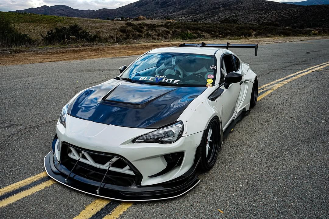 Toyota GT86 86 TRD GT SE Base ZN6 2017 2018 2019 2020 & Scion FR-S FRS ZN6 2013 2014 2015 2016 & BRZ TS Limited Premium ZN6 2013 2014 2015 2016 2017 2018 2019 2020 (compatible with ROBOT widebody kit) with Aftermarket Parts - Front Corner Canards (Pair) & Front Inner Vents Canards (Pair) Carbon Fiber / FRP from Robot Craftsman