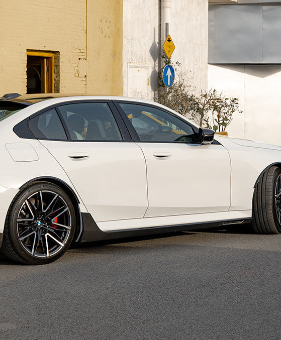 Upgrade Your BMW M5C M5 G90 2024-ON with Aftermarket Parts - B Style Side Skirts Carbon Fiber from SOOQOO USA