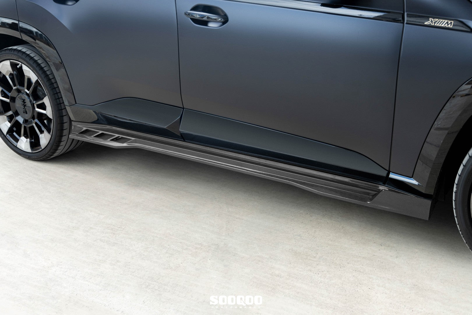 BMW XM G09 2023-ON with Aftermarket Parts - Side Skirts Dry Pre-preg Carbon Fiber from SOOQOO USA