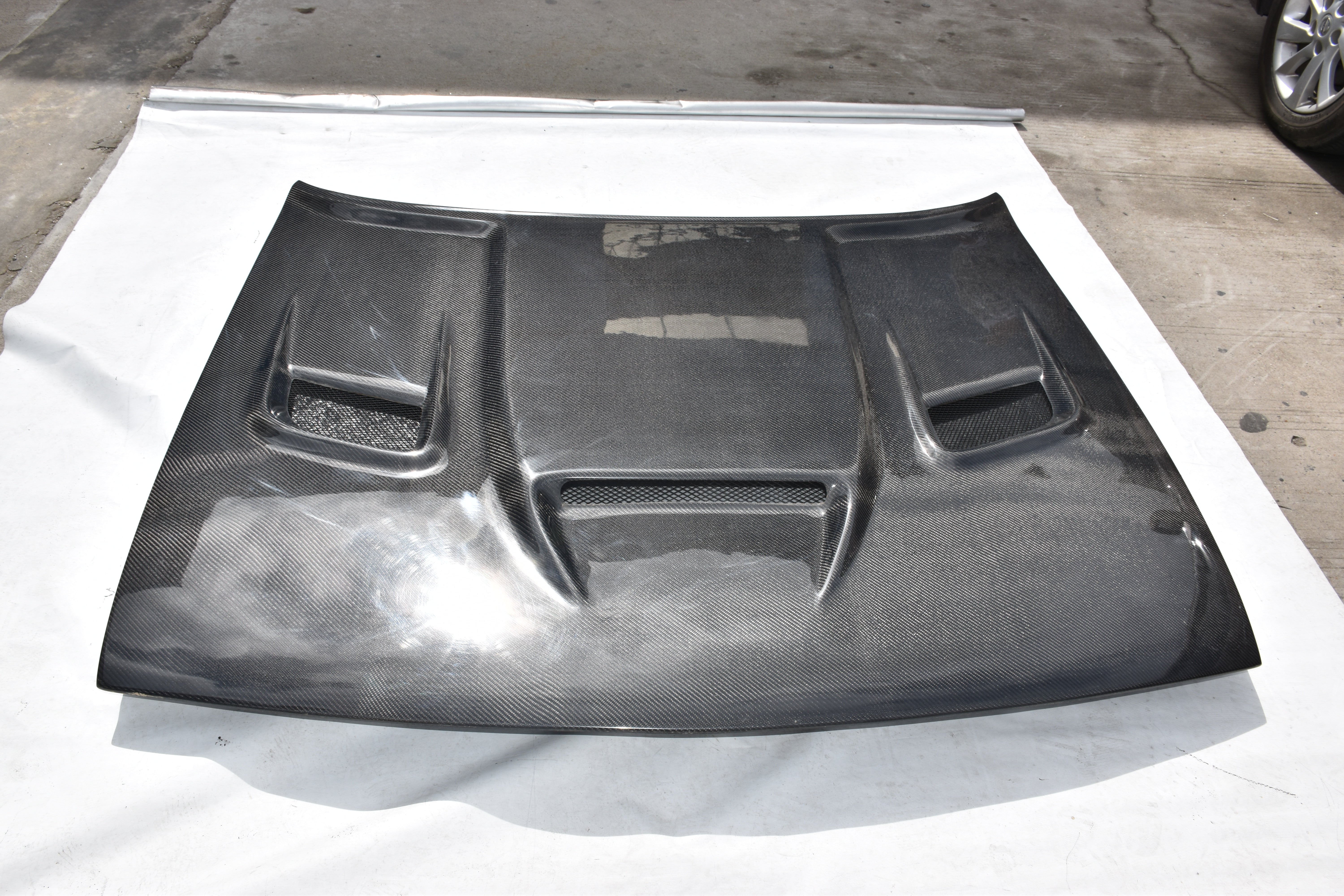 Dodge Challenger Base SXT SRT8 392 GT R/T Hellcat Redeye Jailbreak Demon 2008 2009 2010 2011 2012 2013 2014 2015 2016 2017 2018 2019 2020 2021 2022 2023 with Aftermarket Parts - V2 Hood?Carbon Fiber/FRP from Aero Republic