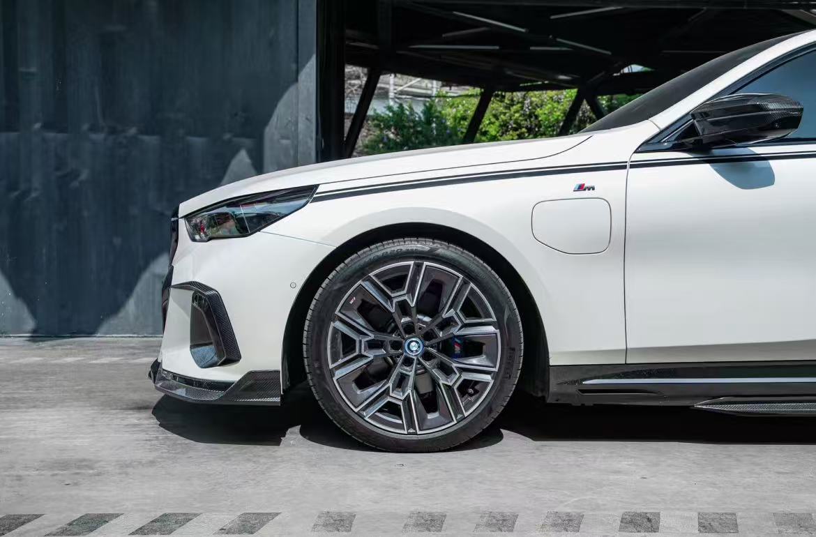 BMW 5 Series 530 540 (with M-package bumper, does not fit base model) & i5 e/x Drive40 (with M-package bumper, does not fit base model) M60 G60 G61 2024-ON with Aftermarket Parts - V1 Style Front Lip Pre-preg Carbon Fiber from TAKD Carbon