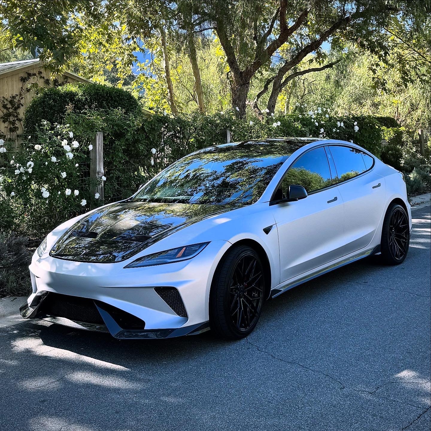 Tesla Model 3 Highland / Performance 2024-ON with Aftermarket Parts - "HACKER" Wheel Arches & Side Skirts Carbon Fiber/FRP from Robot Craftsman