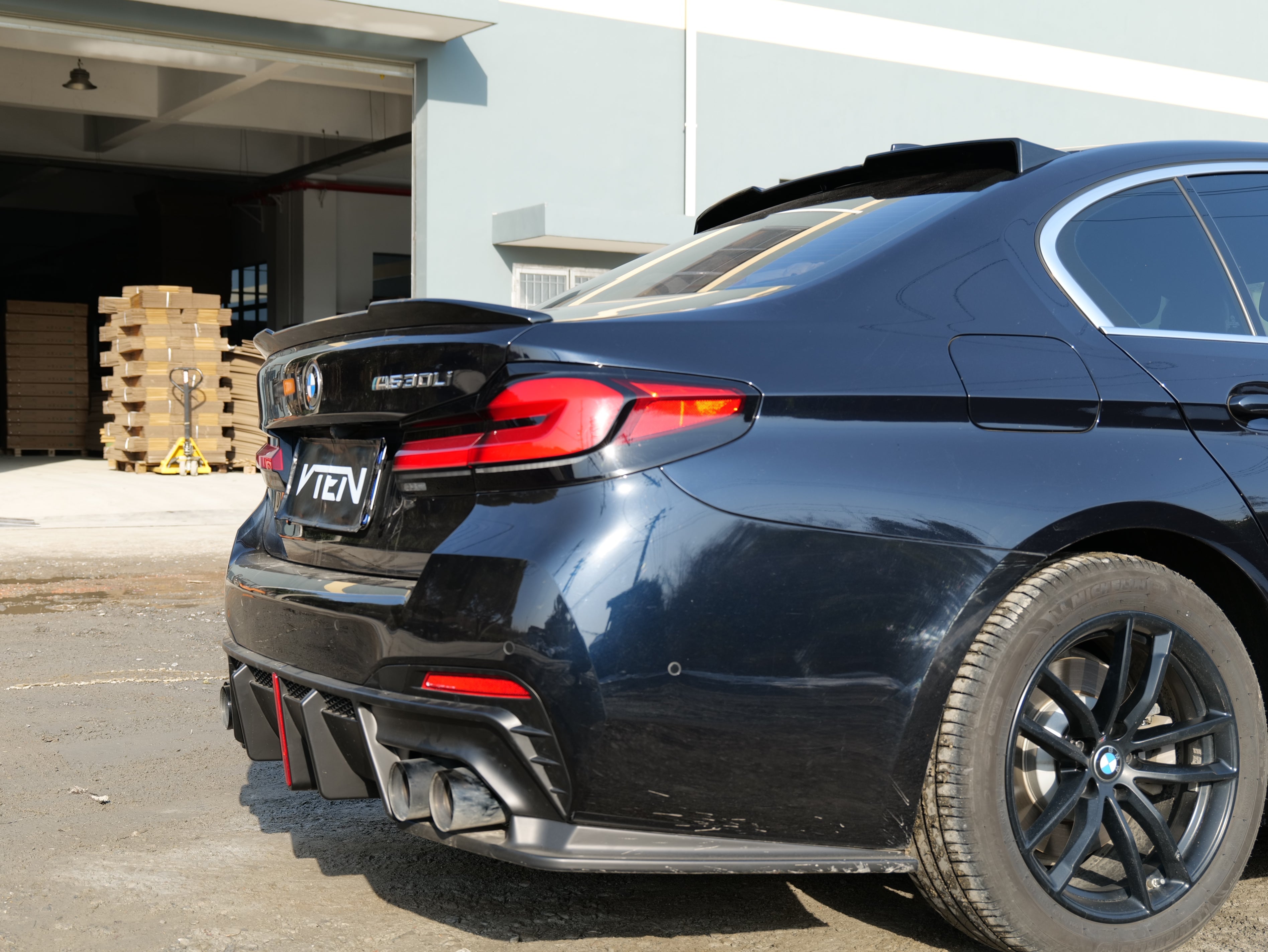 BMW M5/M5C F90 (Fits Both Pre-LCI & LCI) 2018-ON & 5 Series G30 540i M550i (With M-Package Bumper) G30 G31 (Fits Both Pre-LCI & LCI) 2017-ON with Aftermarket Parts - Rear Lip Spoiler ABS from VTEN